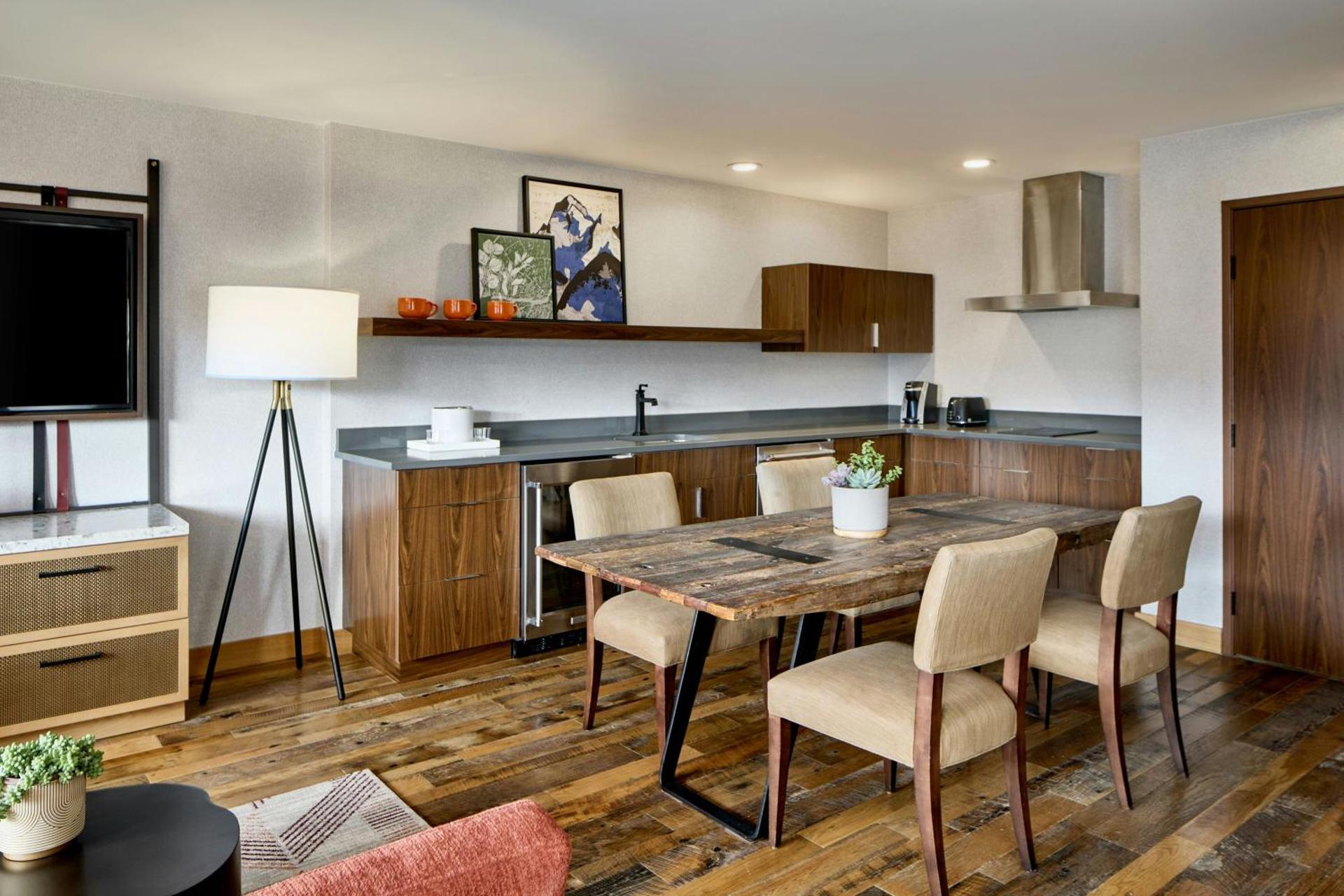 Kitchen or kitchenette