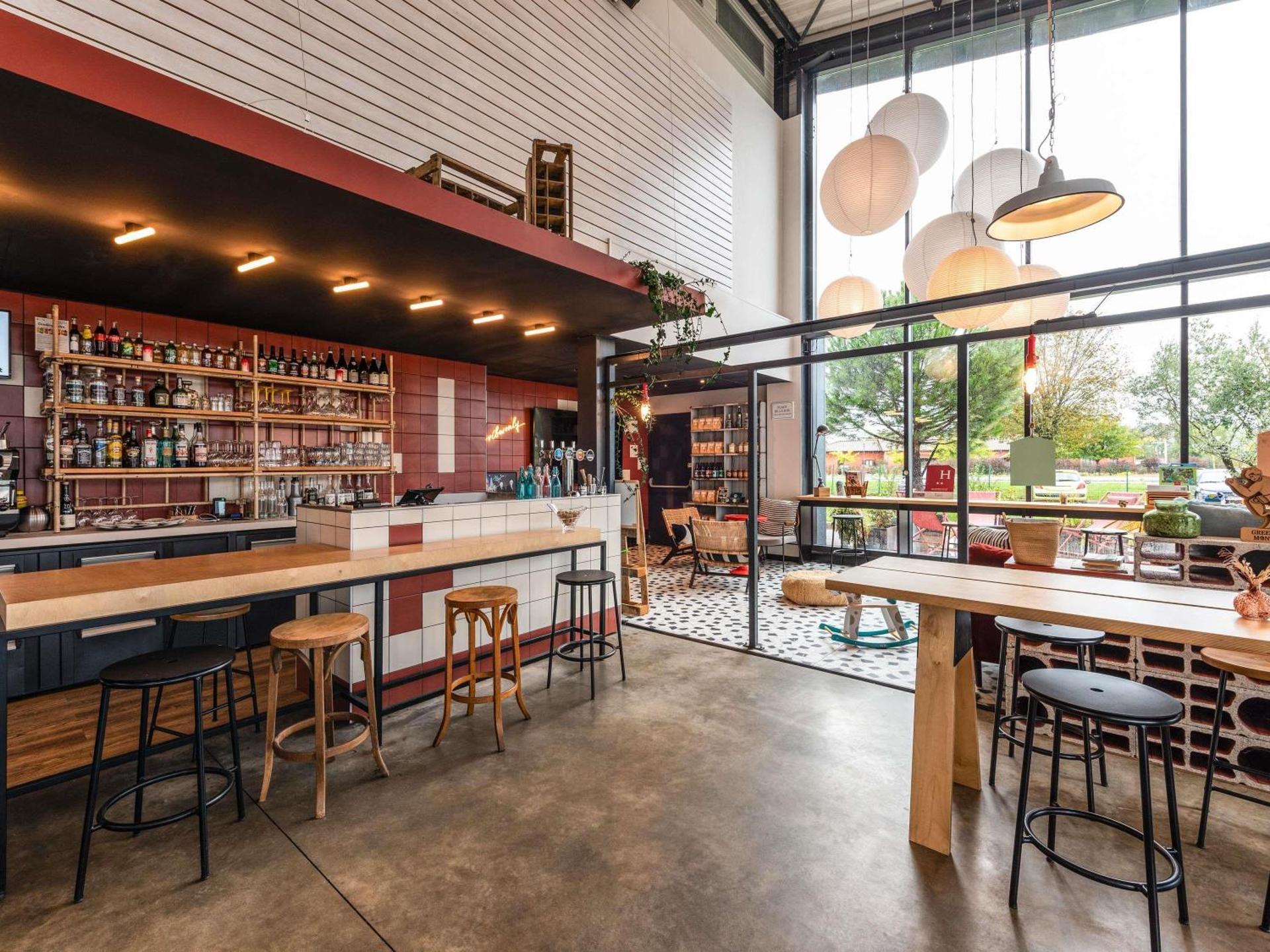 Restaurant/places to eat