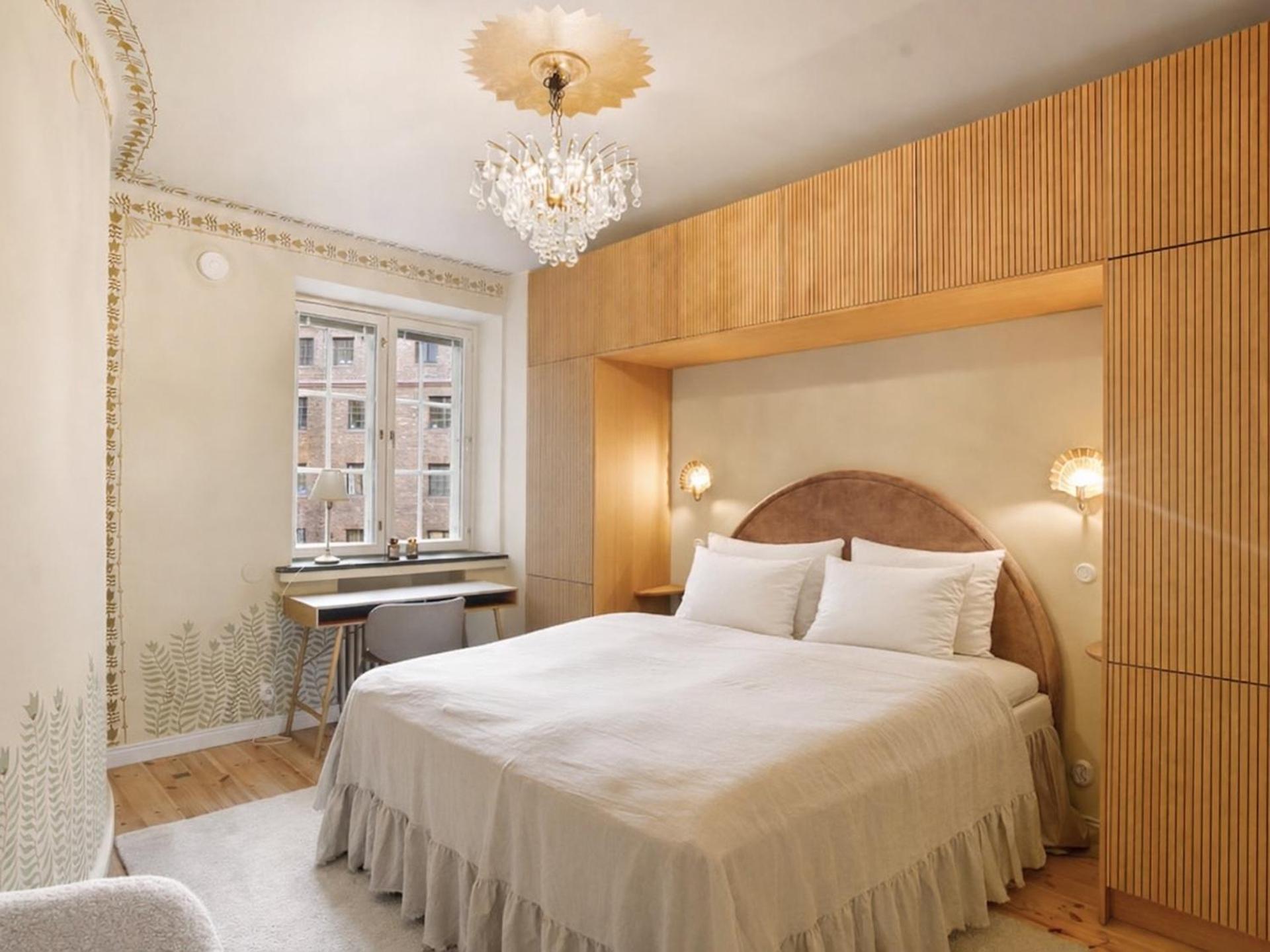 Enchanting 1BR w/ King Bed in Unbeatable Location