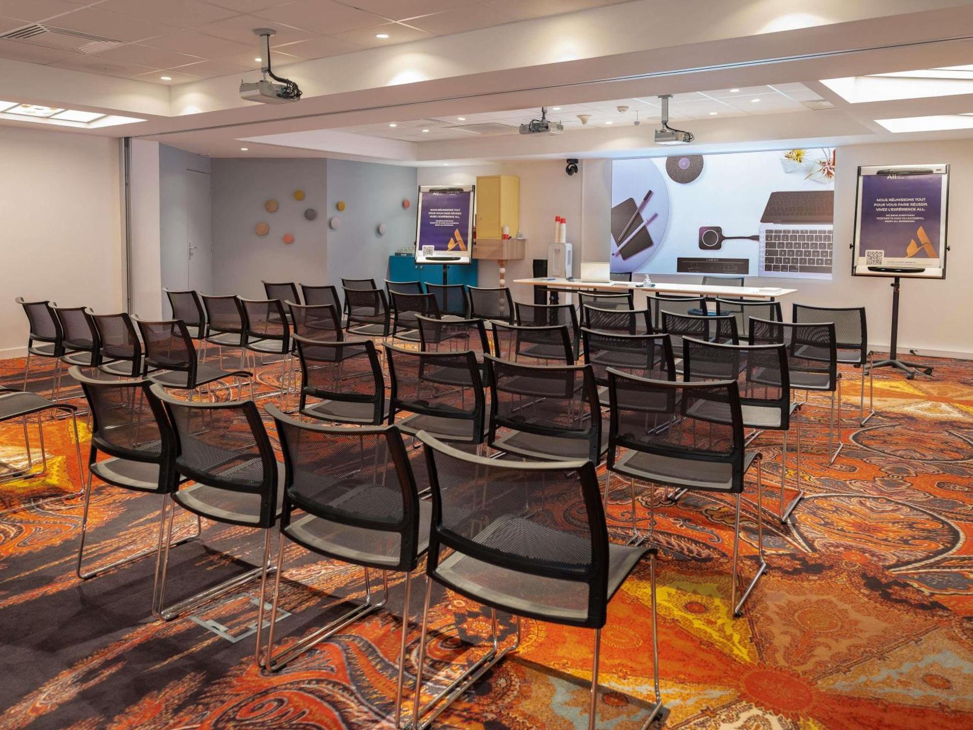 Meeting/conference room