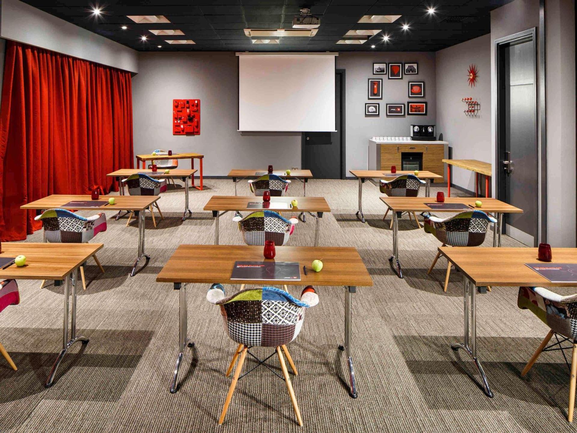 Meeting/conference room