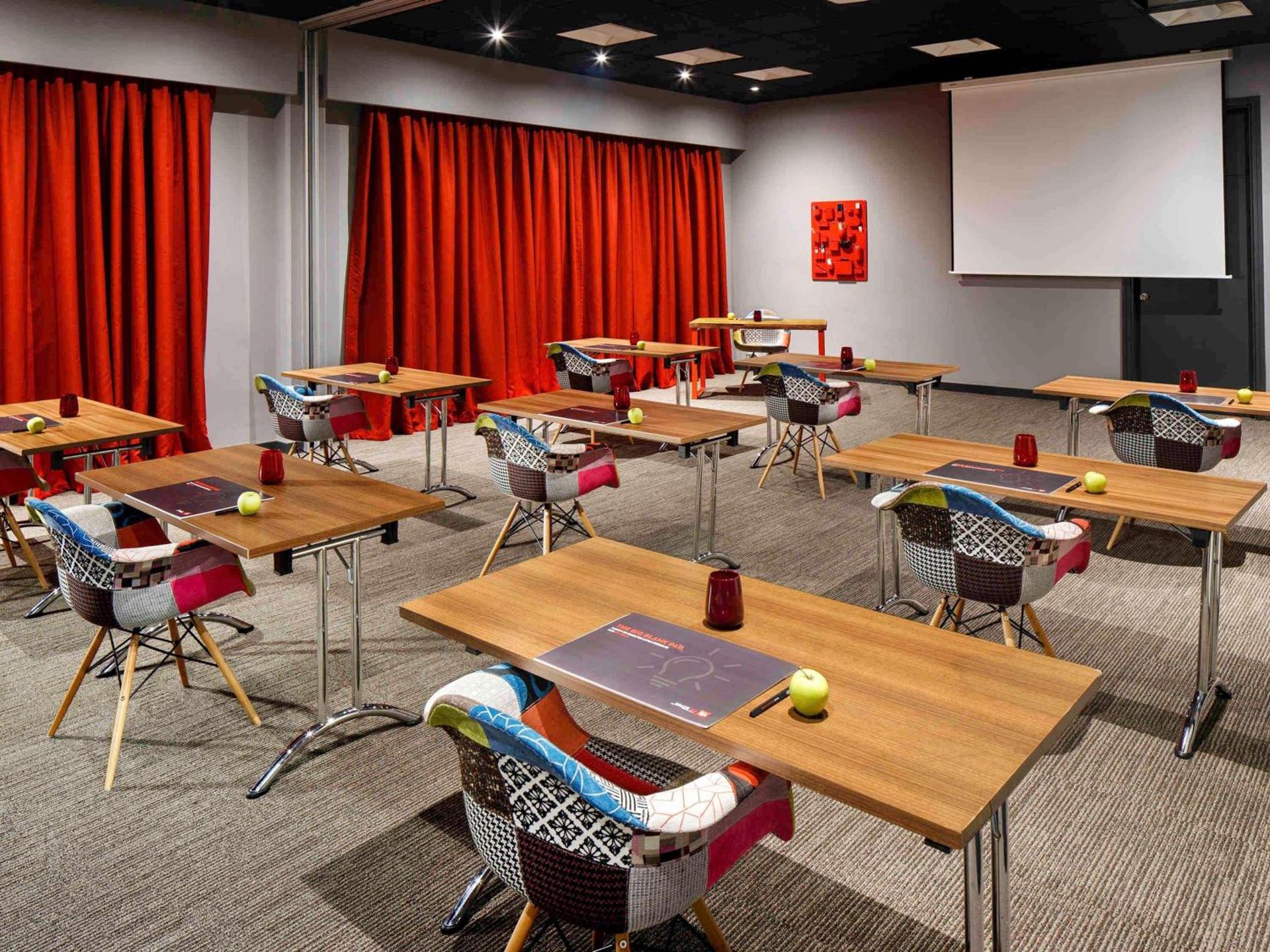 Meeting/conference room