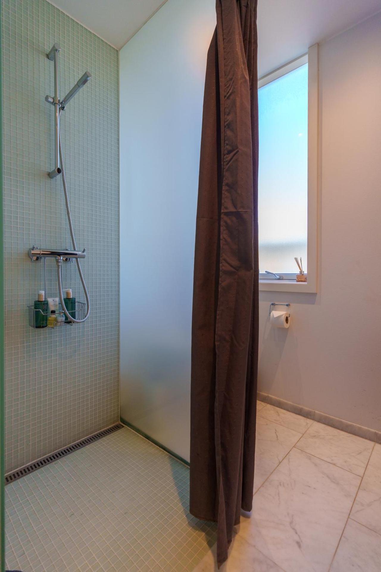 Modern Apartment with Balcony near Tivoli & Metro