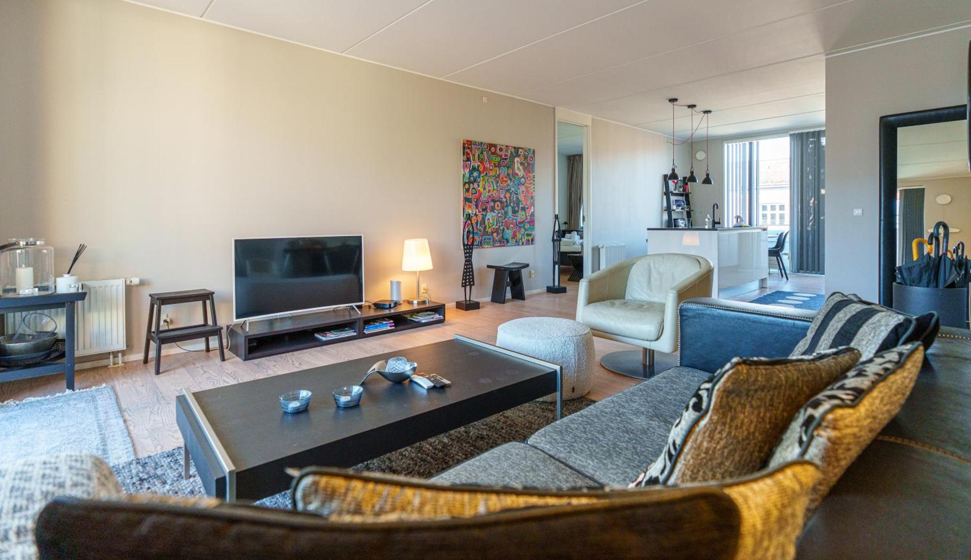 Modern Apartment with Balcony near Tivoli & Metro