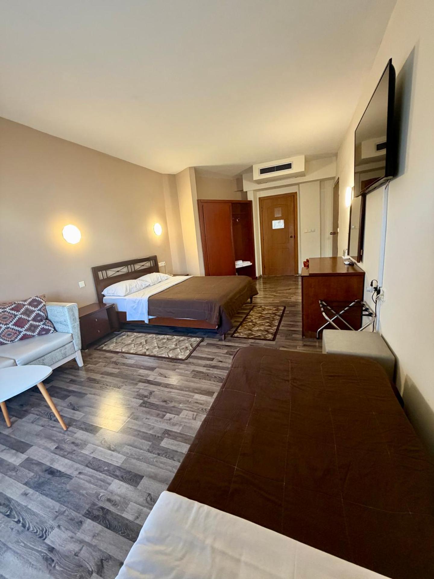 Kornilios Istron Hotel