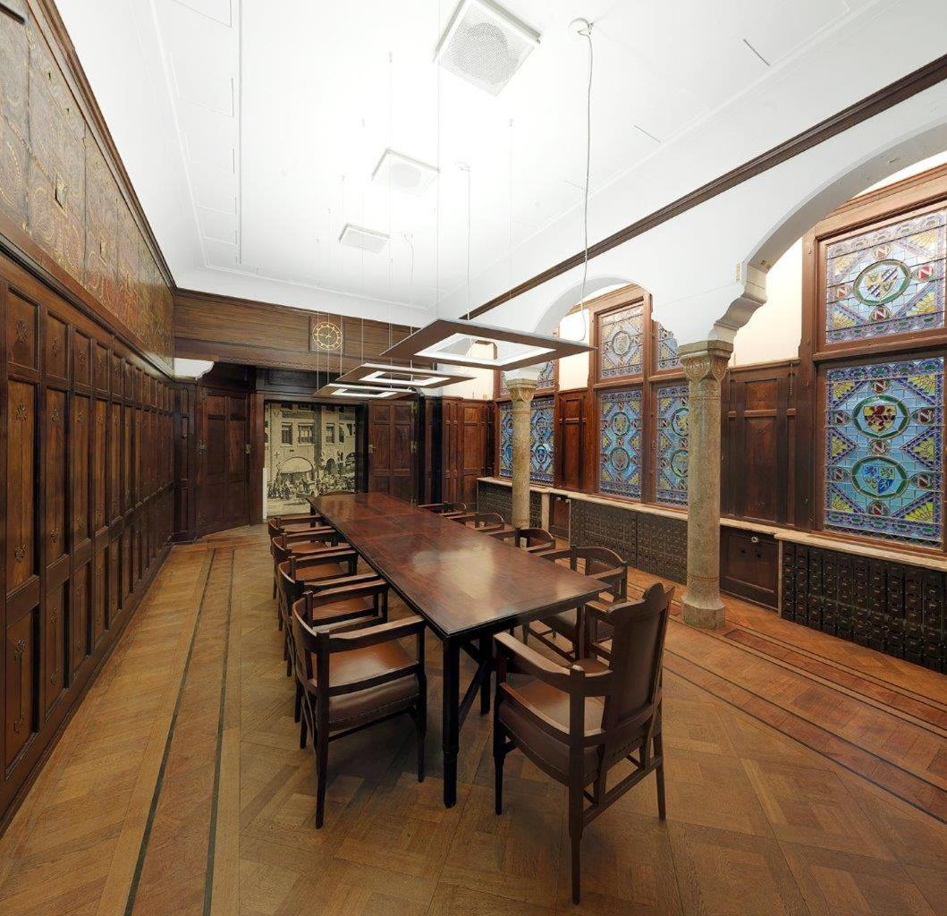 Meeting/conference room