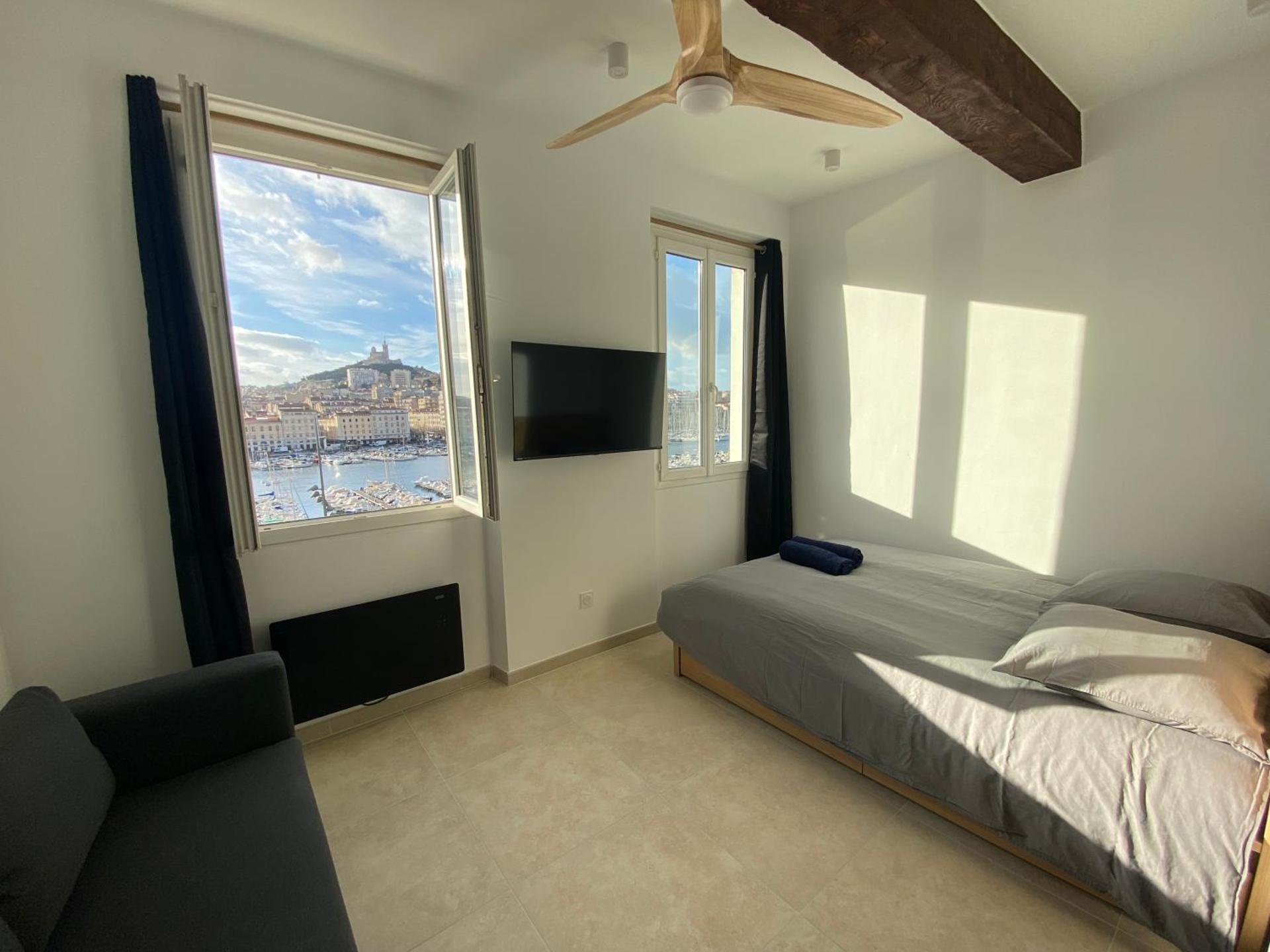 Appartement vue imprenable Vieux-Port et Notre Dame