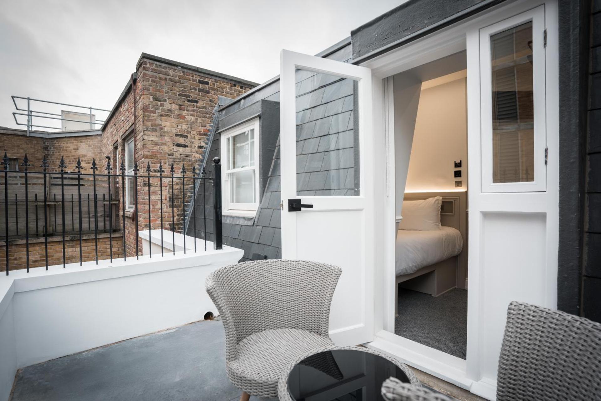 The Whiteley Garden Single Studio