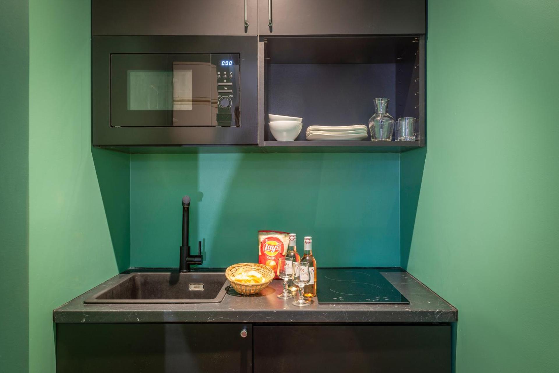 Kitchen or kitchenette