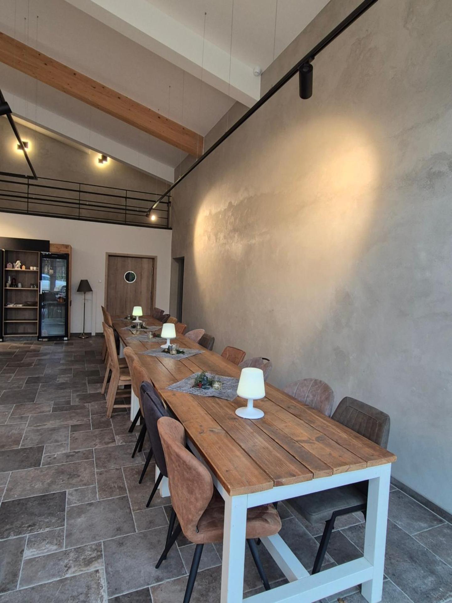 Communal lounge/ TV room