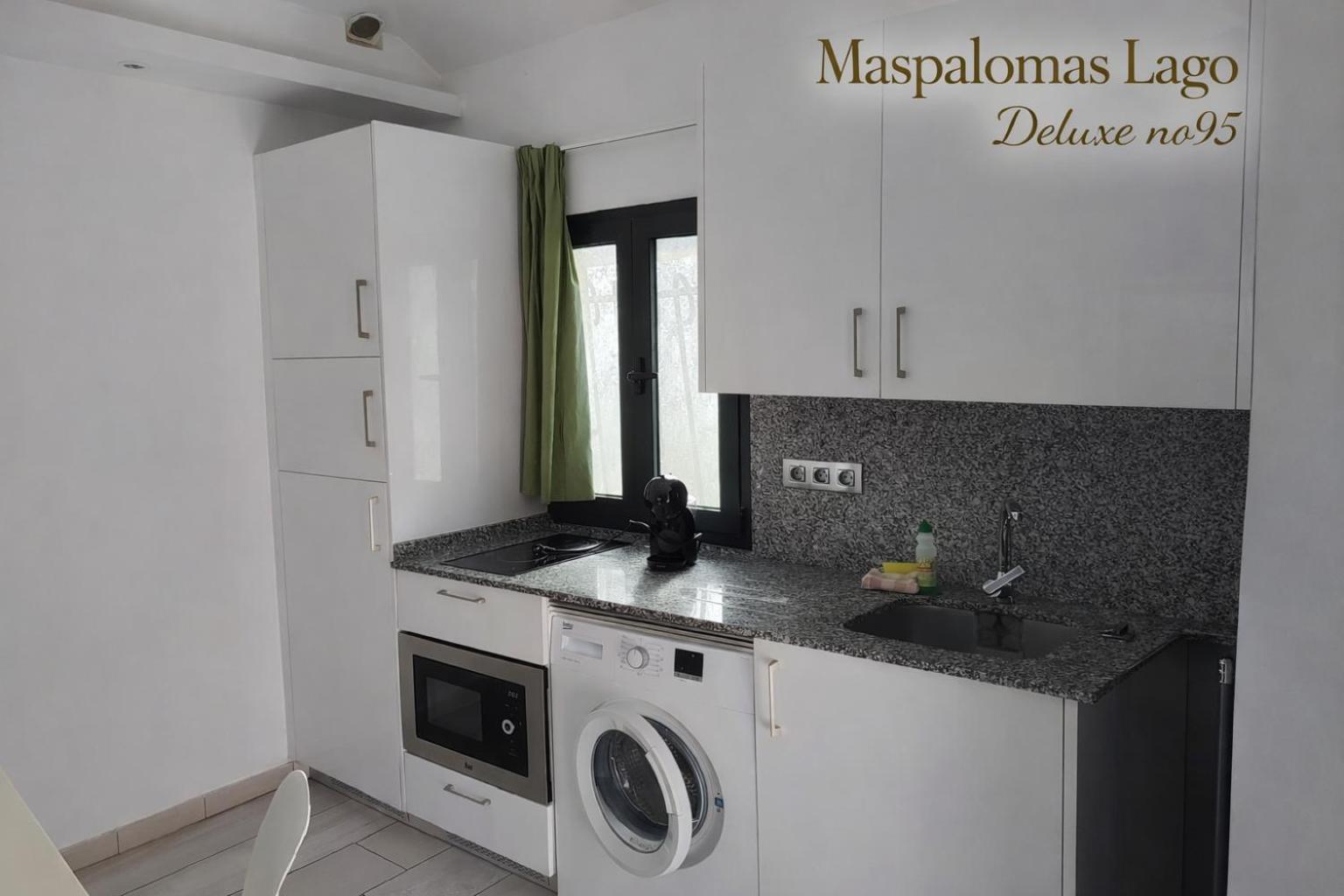 Bungalow with Pool View