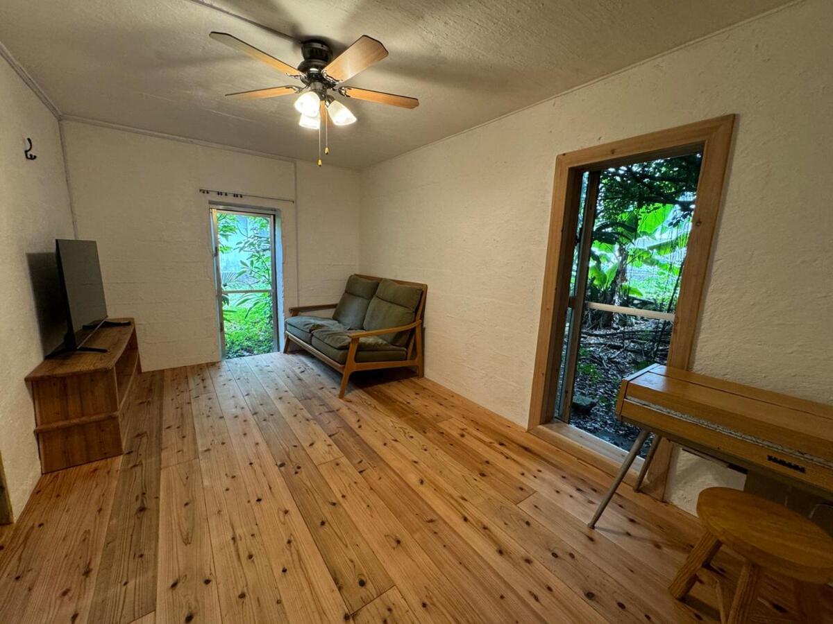 「池間島の一棟貸切りの宿アロハナ」日本最大級のサンゴ礁群ヤビジに最も近い宿。夕陽,海まで徒歩3分