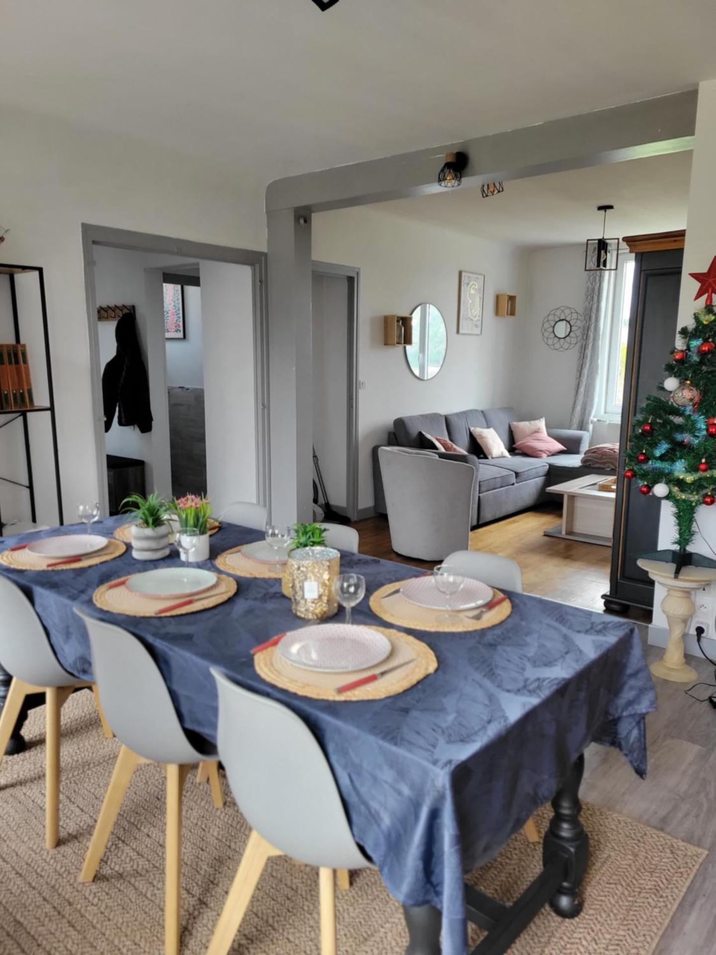 Le gite d 'Amélie maison rénovée 6 couchages 2 salles de bains