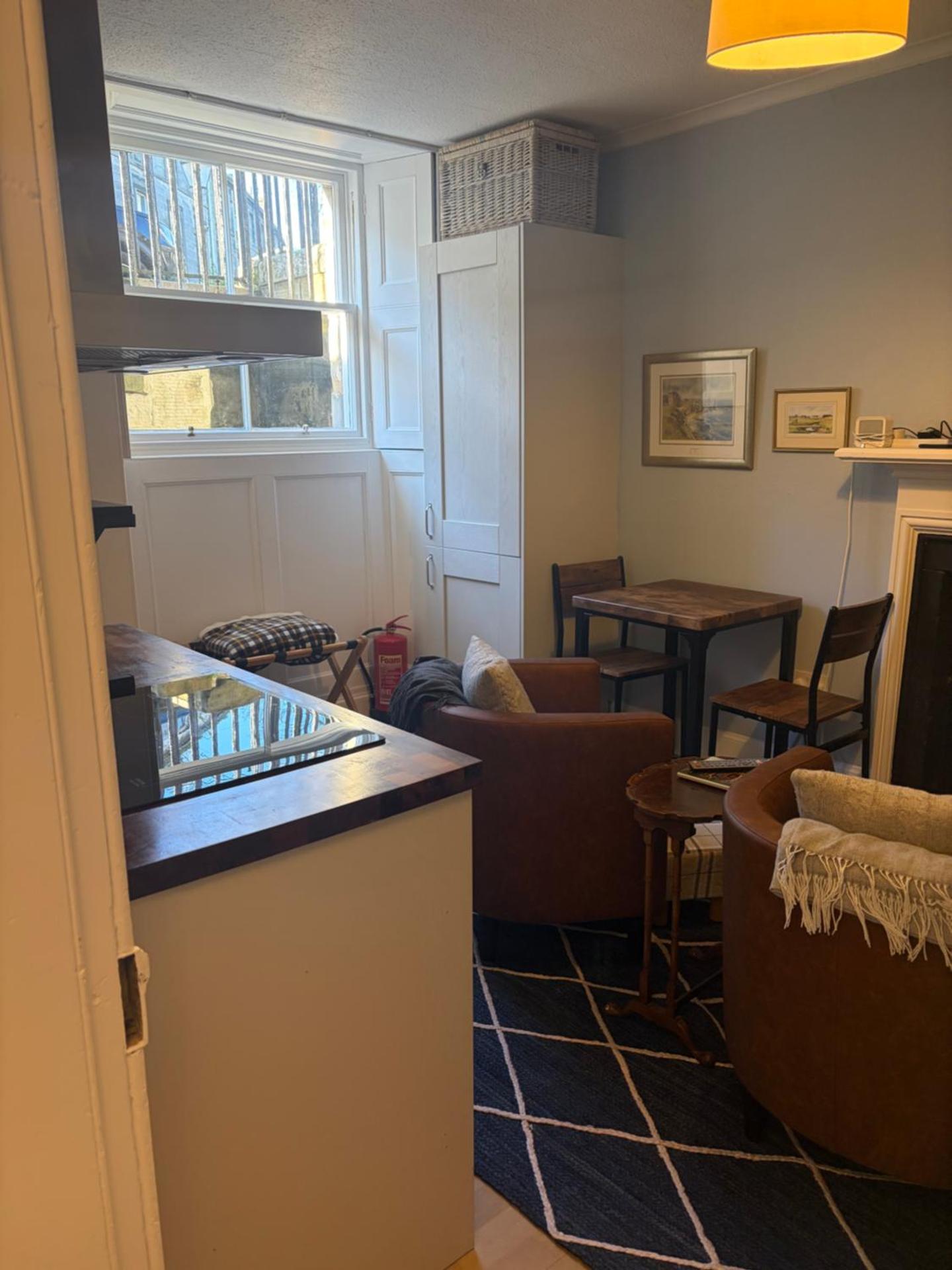 The Wee Room -Stay Where All St Andrews is on the Doorstep!