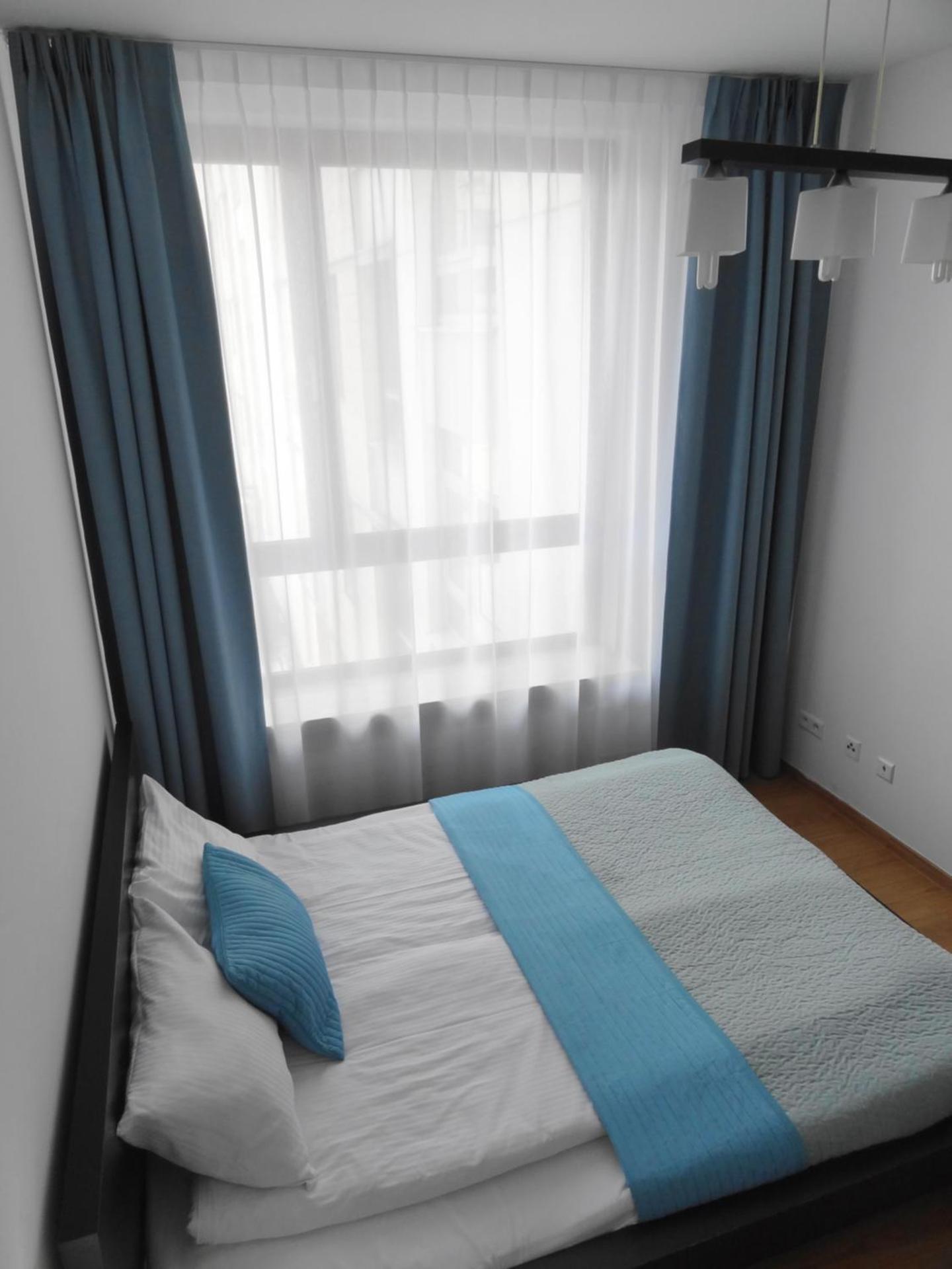 2 Bedrooms, 7 Minutes from Airport