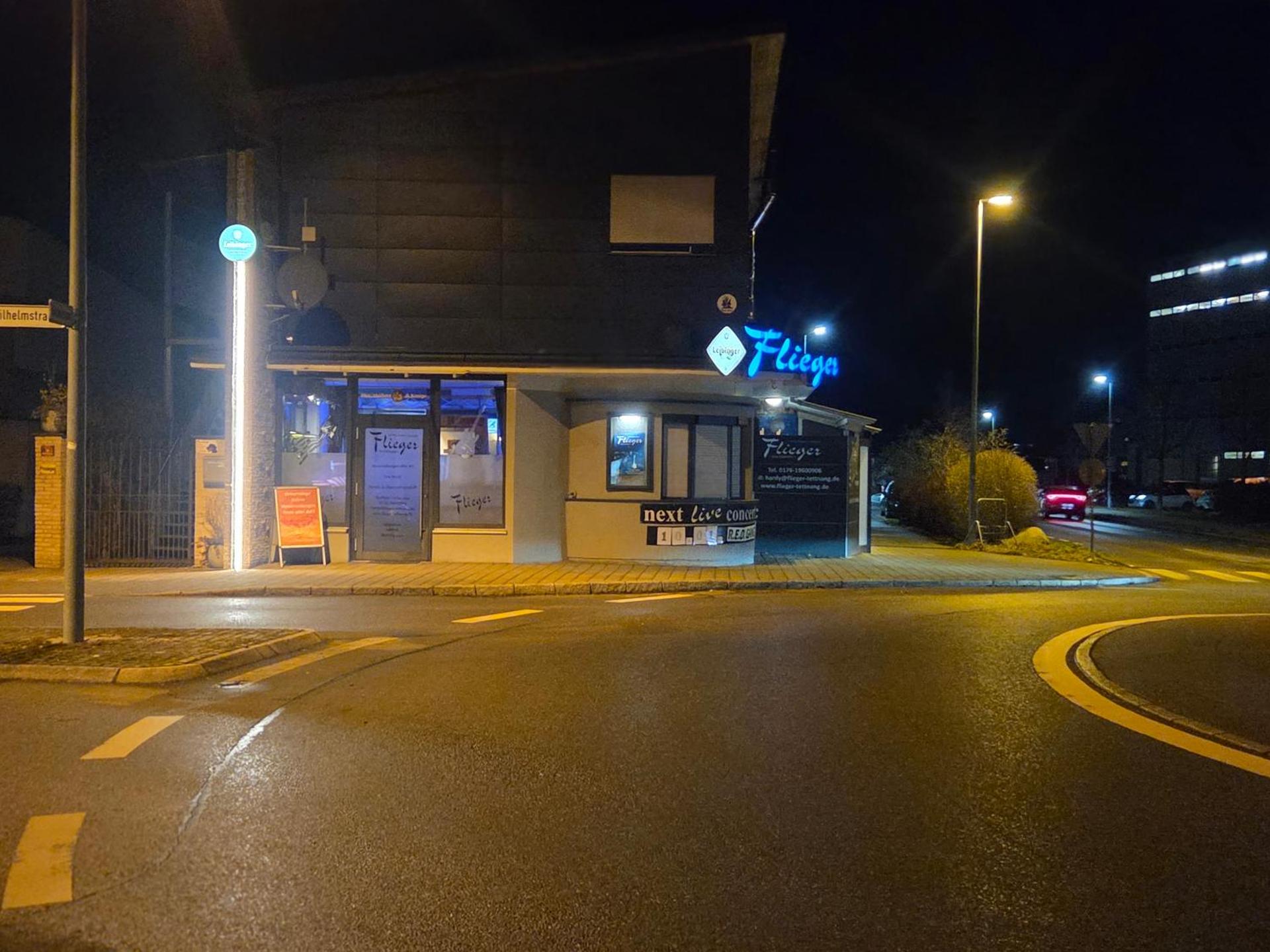 Musikbühne Flieger - das Konzept - Loften in einer Kneipe