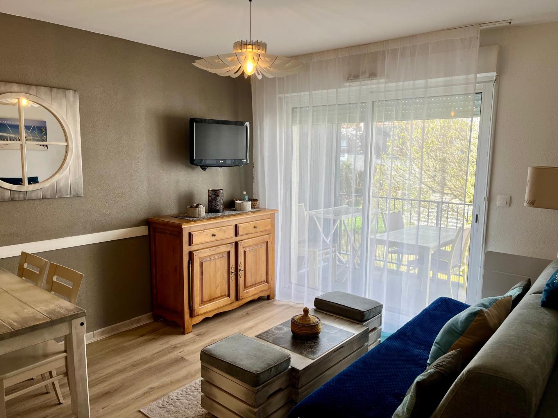 Appartement T3 avec piscine en résidence 4 étoiles