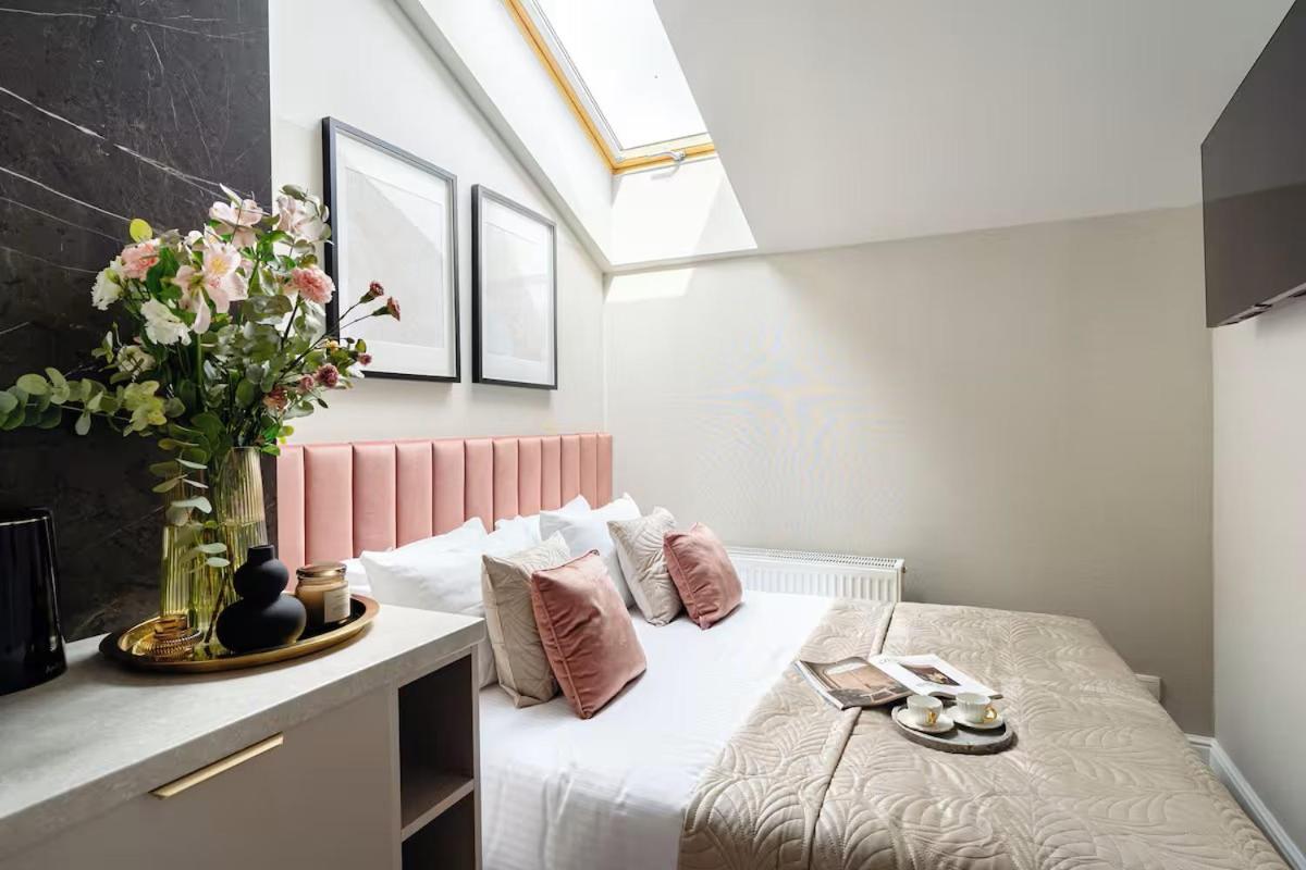 Deluxe Double Room with Shower