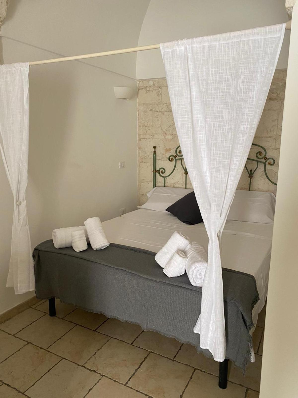 White House Flats & Studios