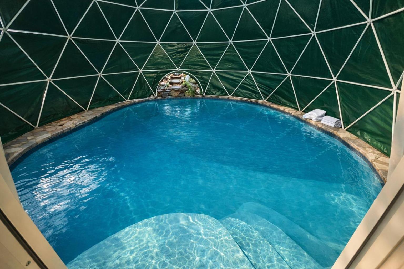 Quaint Attic Suite with Heated Pool Year-Round