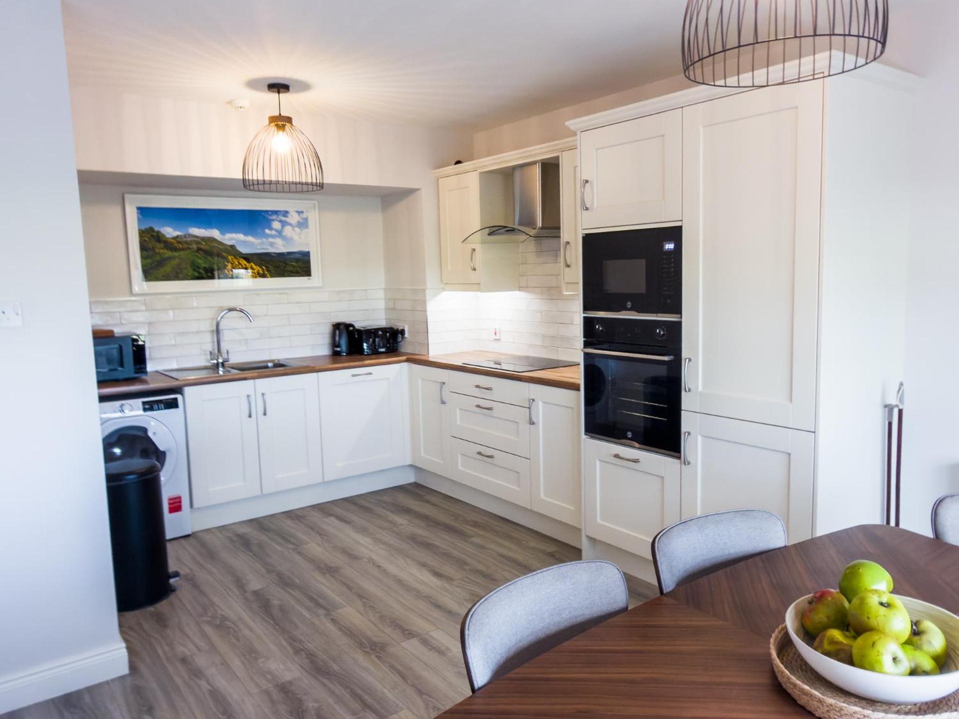 Luxury 2-Bedroom Apartment Overlooking the Beach