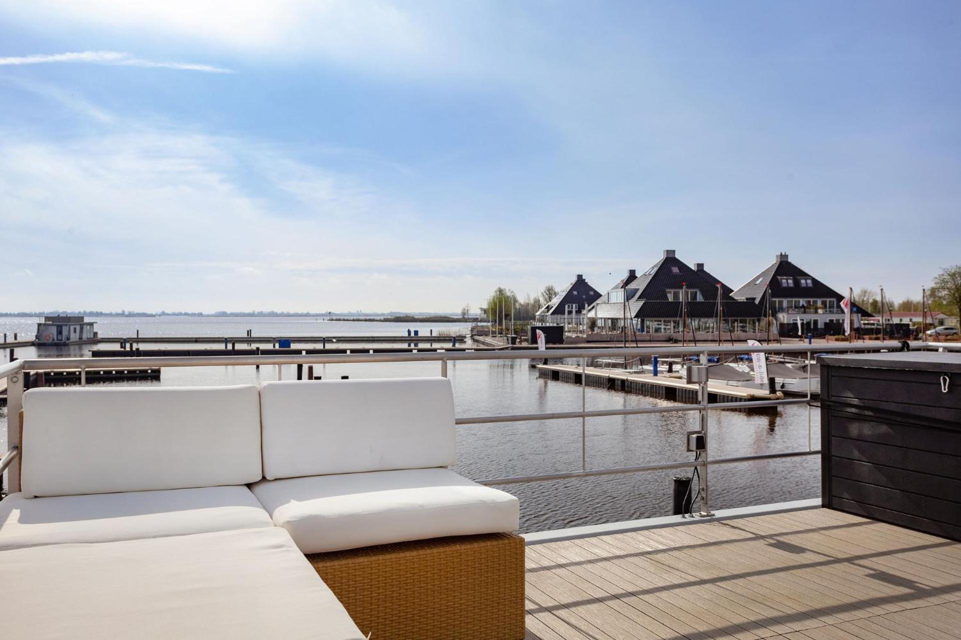Welcome in - Houseboat Agua Dolce met tuin, Paviljoenwei 4, Sneek - Offingawier