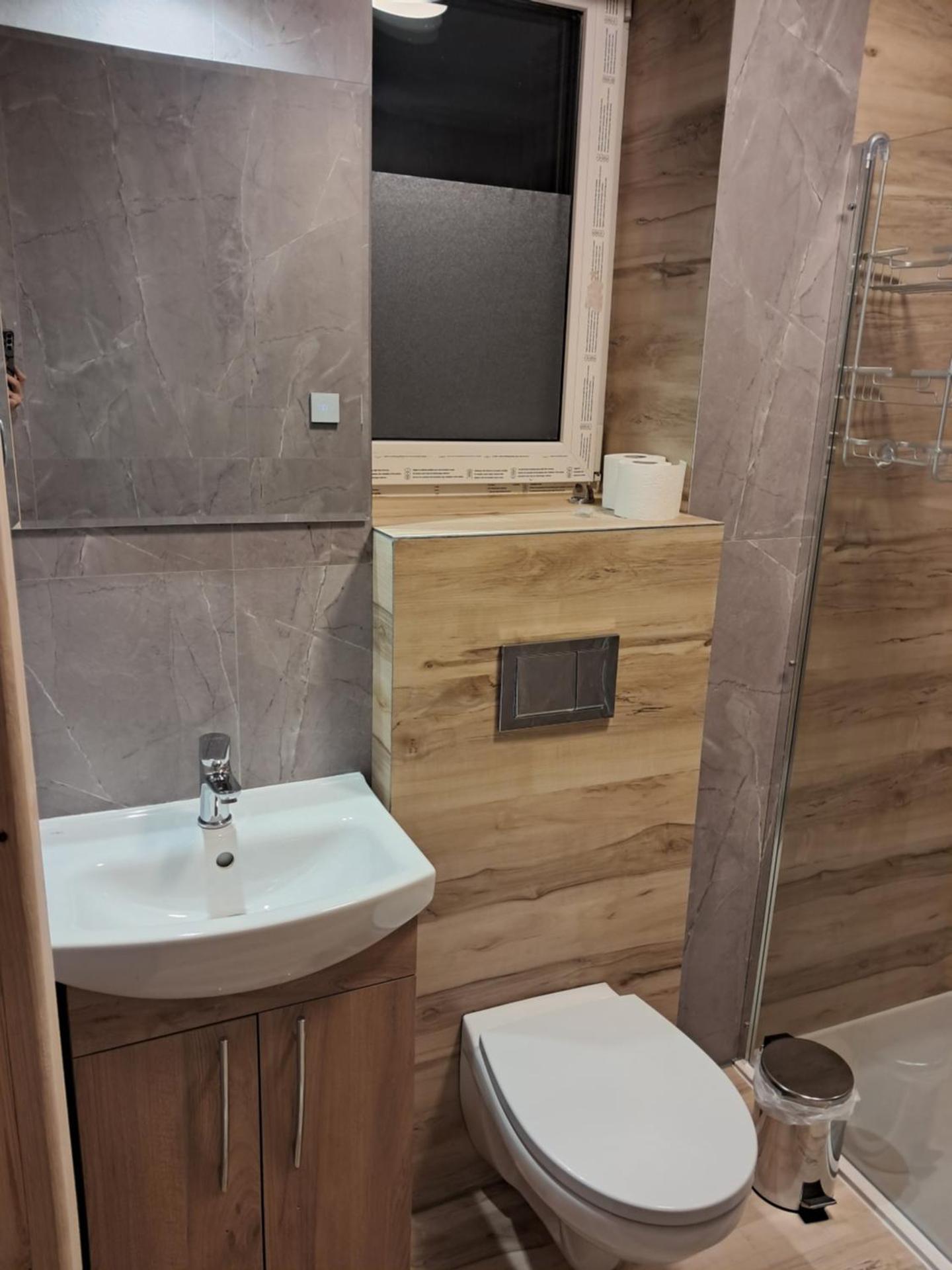 Noclegi Pod Dębem , Wiśniówka