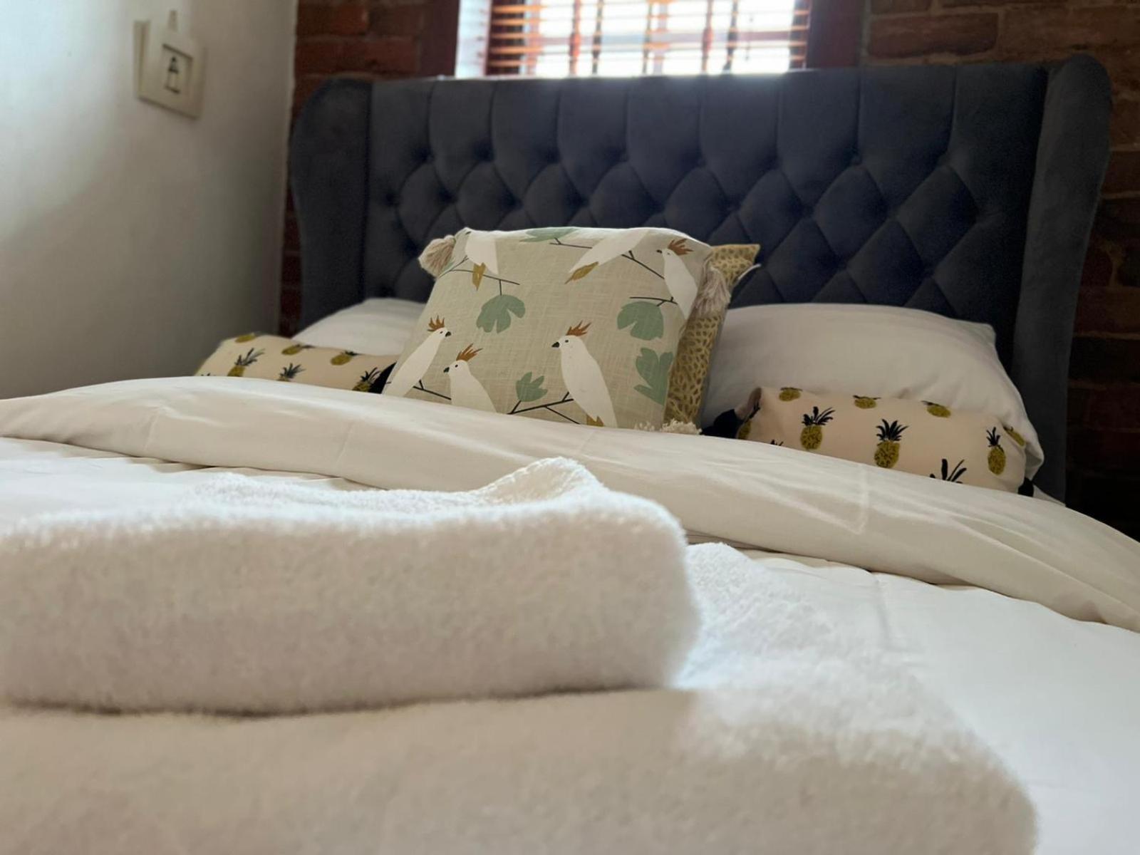 2 Bed Duplex Penthouse Apartment by Mathew Street Sleeps 6