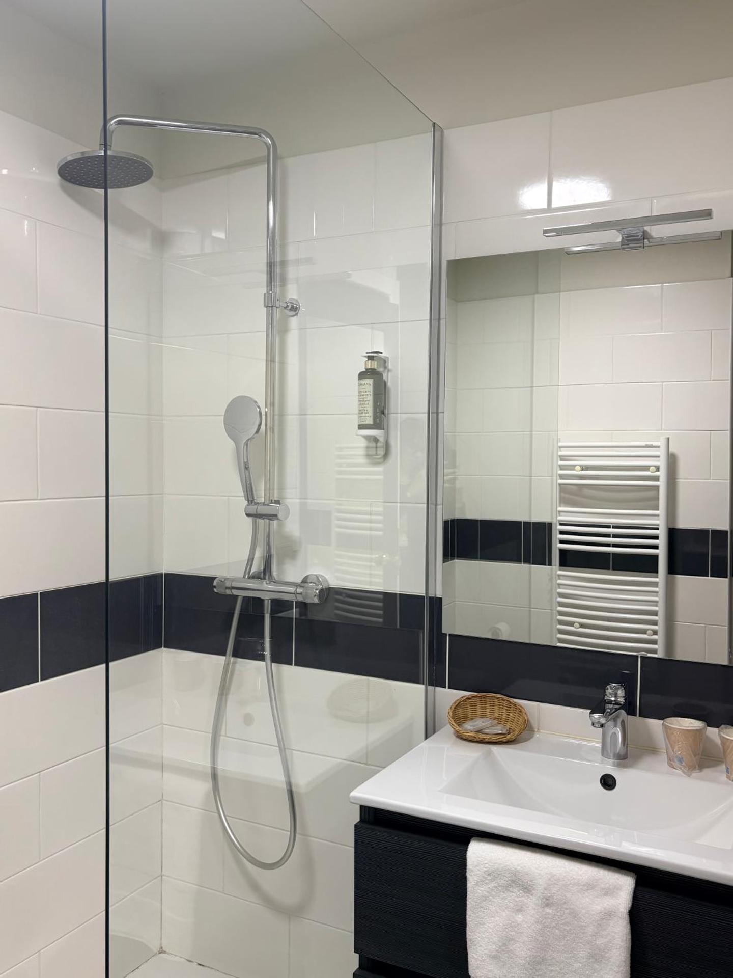 Logis Hôtels - Hôtel et Restaurant Le Lion d'Or