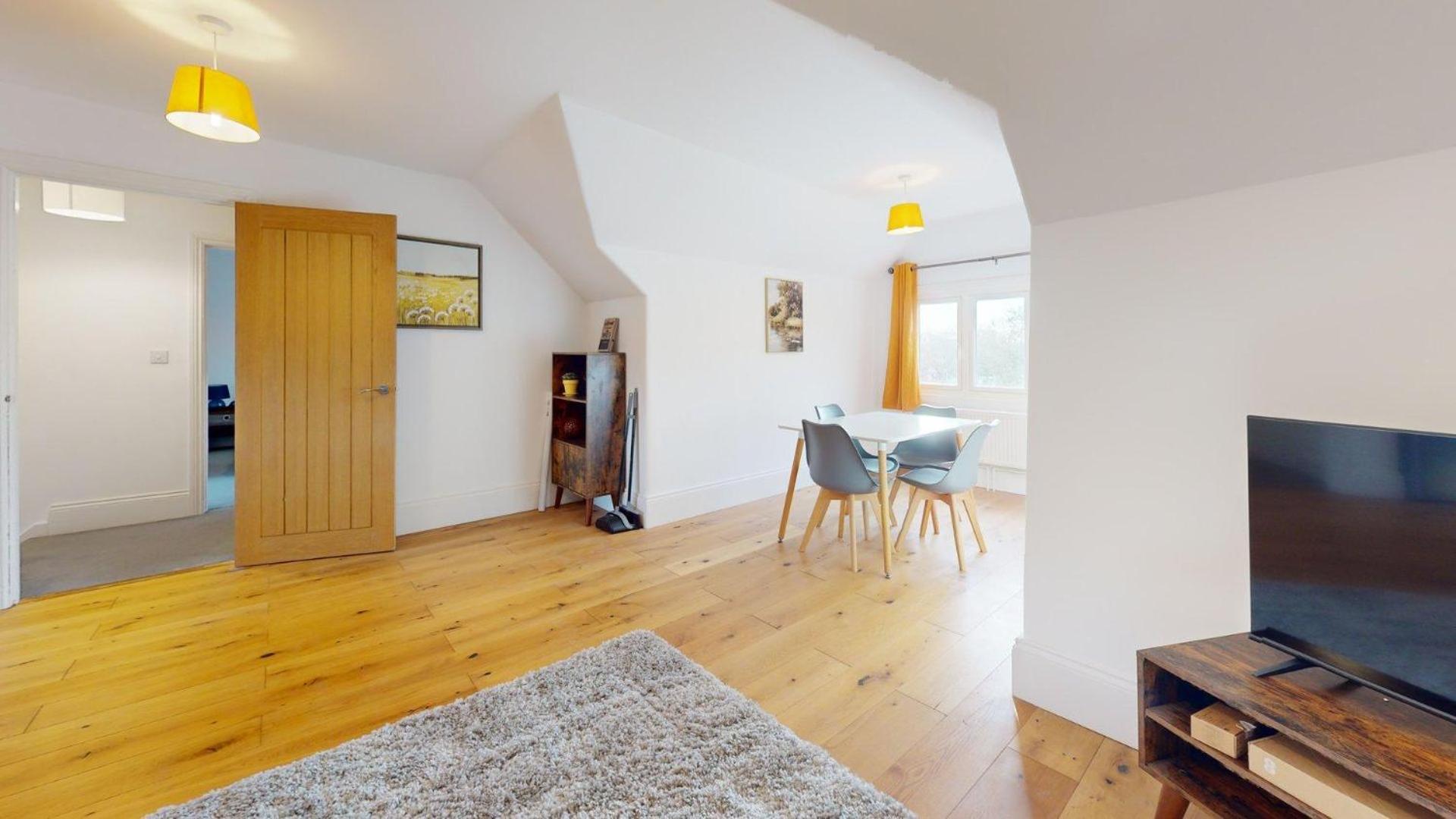 Stylish Georgian Apartment In An Ideal Location