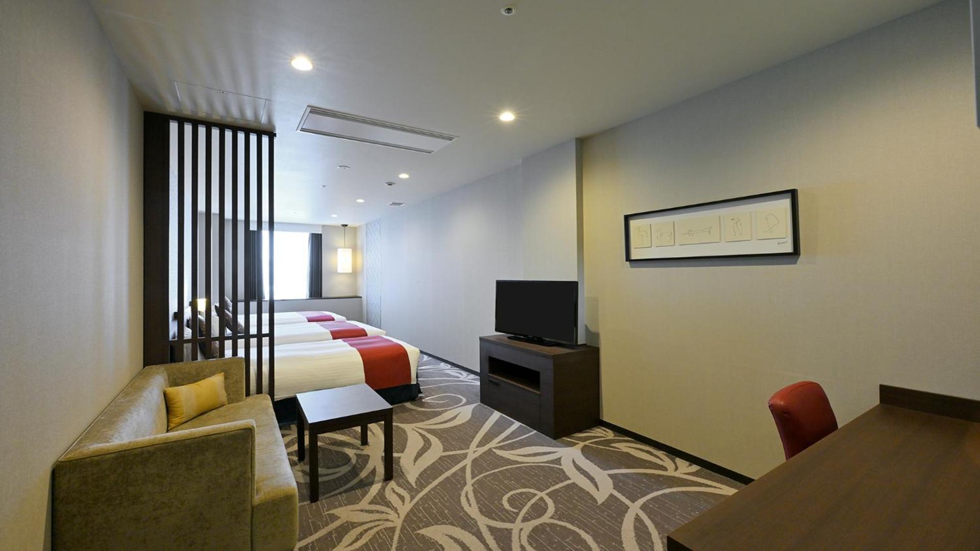 Photo of the whole room