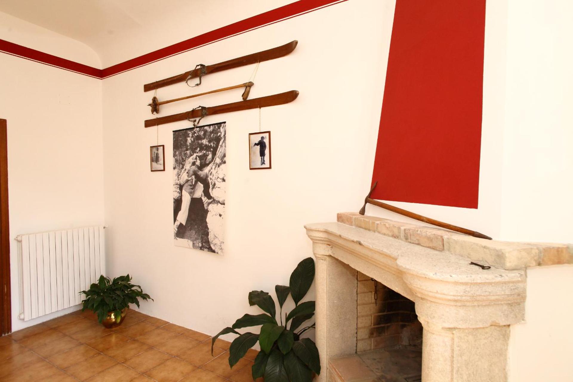 Communal lounge/ TV room