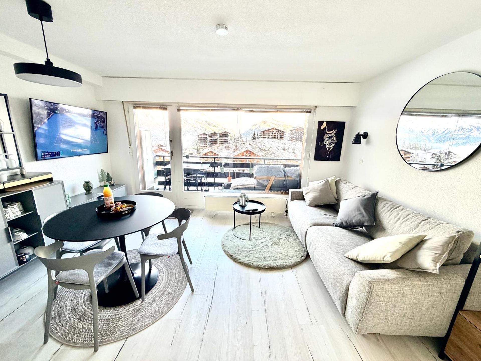 Vincenzo appart, Studio Confortable à Nendaz, accès Direct au Télécabine de Tracouet et Parking Souterrain Inclus