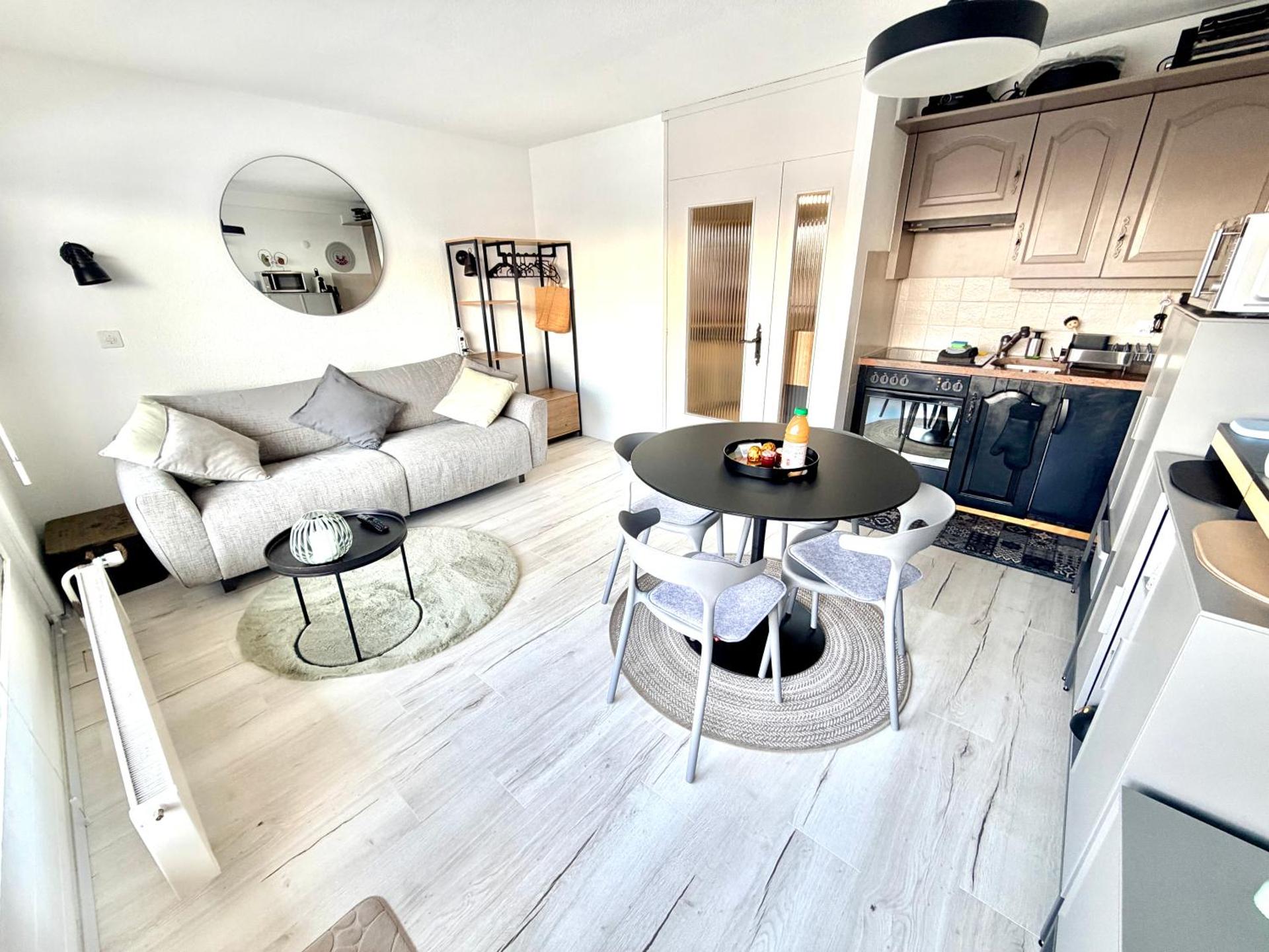 Vincenzo appart, Studio Confortable à Nendaz, accès Direct au Télécabine de Tracouet et Parking Souterrain Inclus