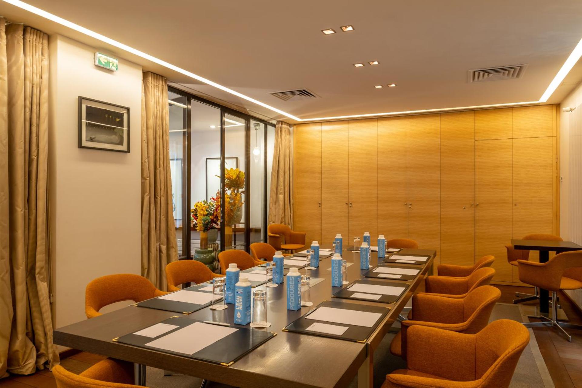 Meeting/conference room