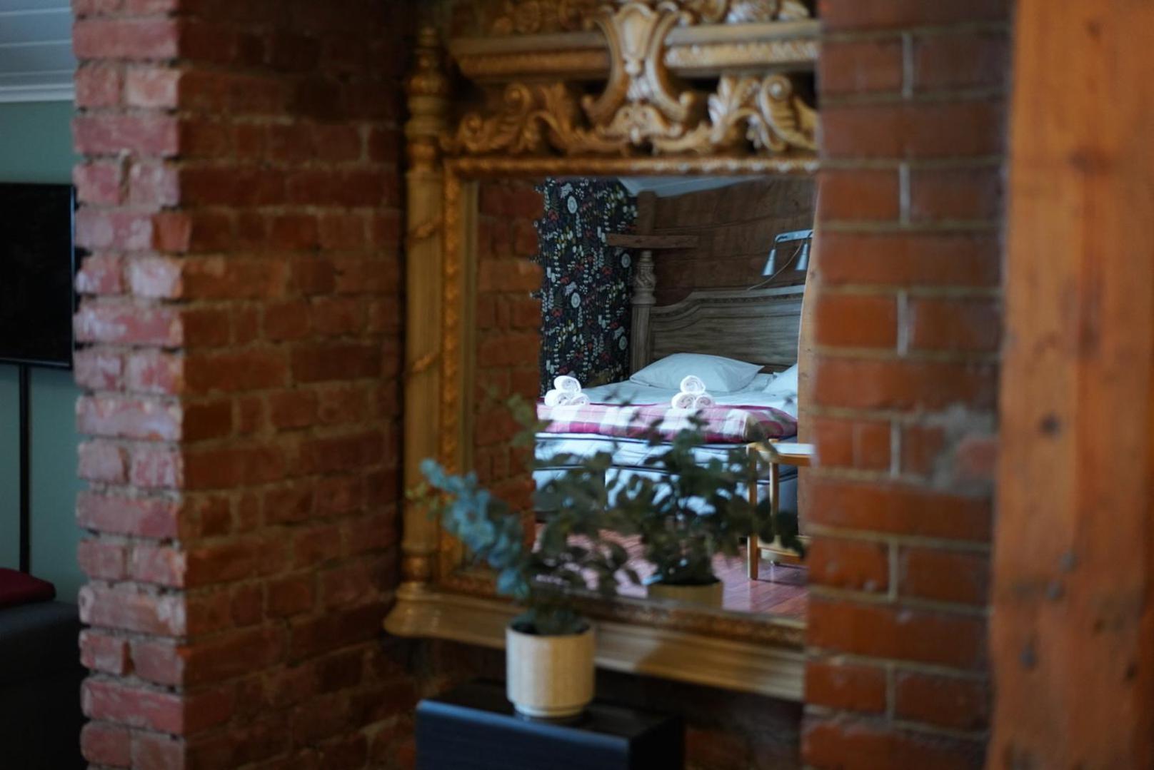 Le Ski Lodge & Steakhouse