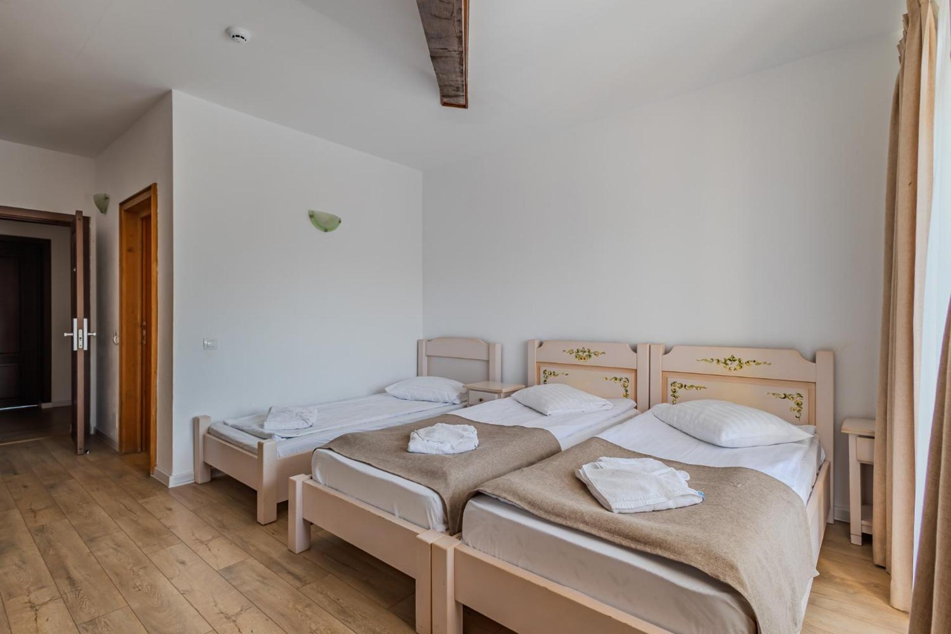 Triple Room with Free Pool Access