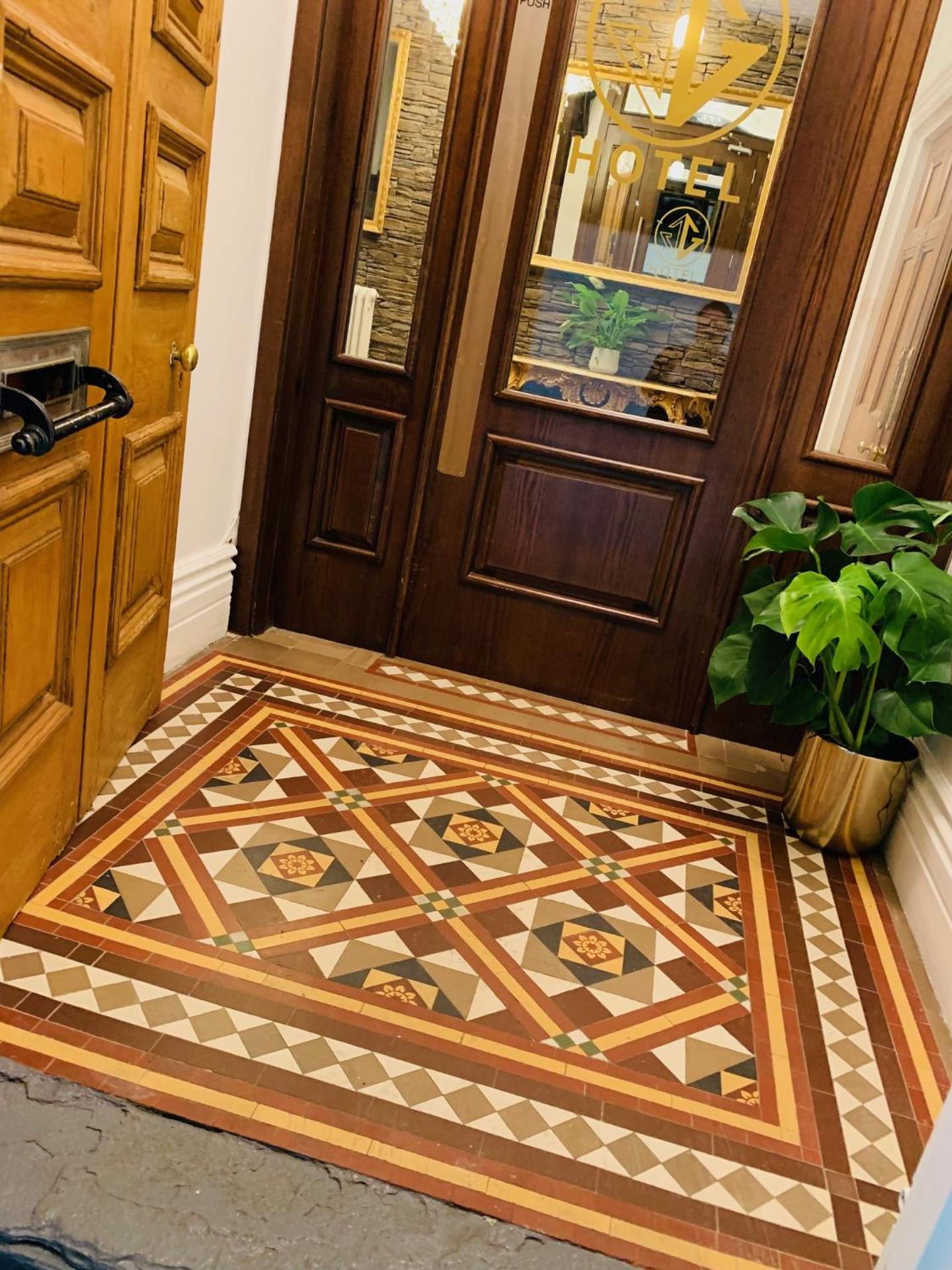 The Gungate Hotel - Cocktails and Wine Bar