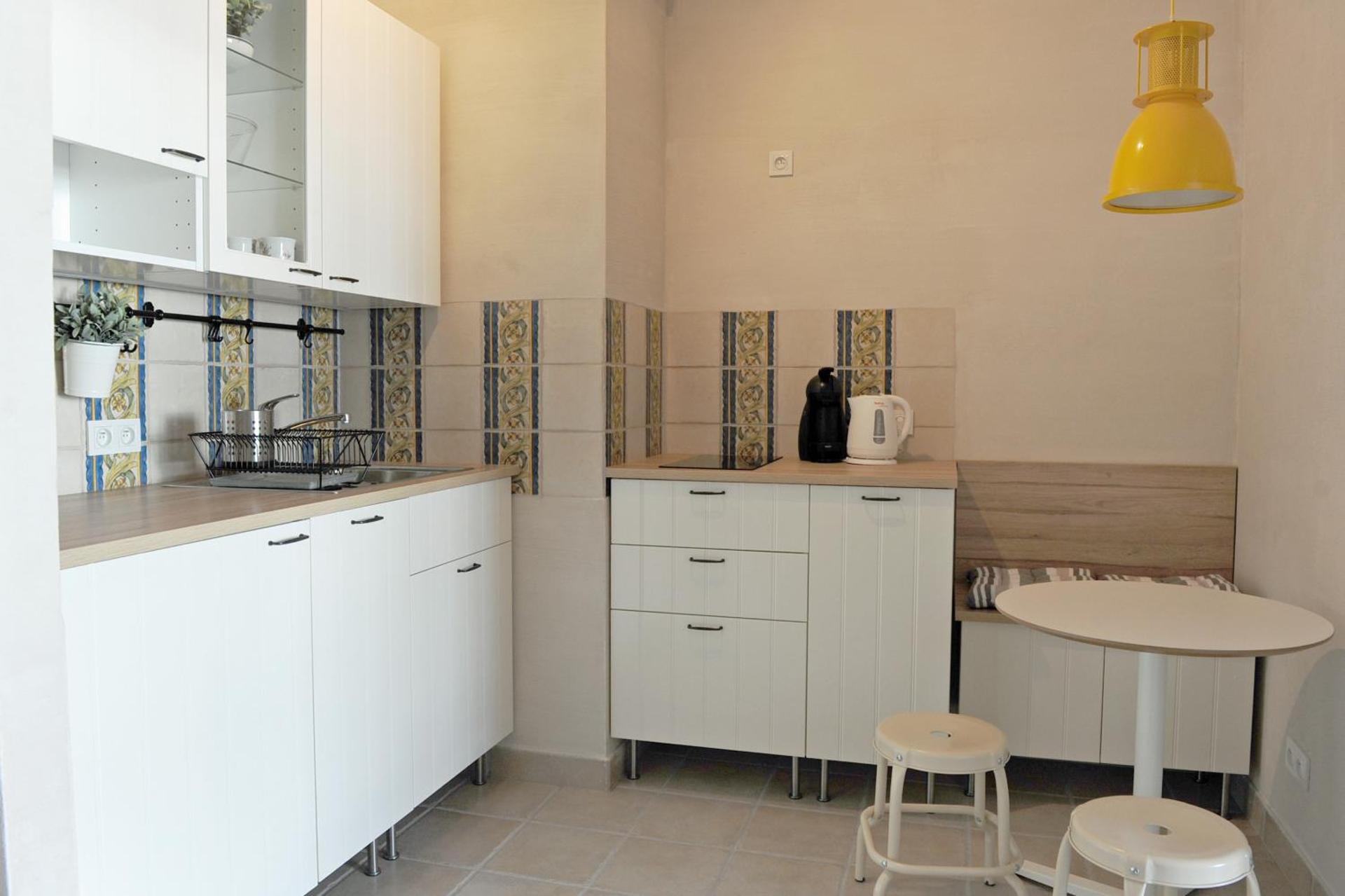Kitchen or kitchenette