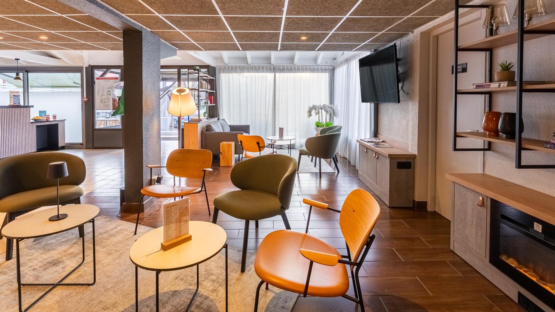 Communal lounge/ TV room