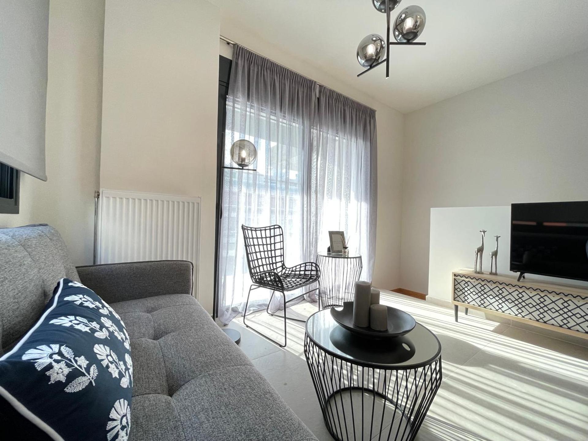 Athenean Modern Escape near Marina Floisvos