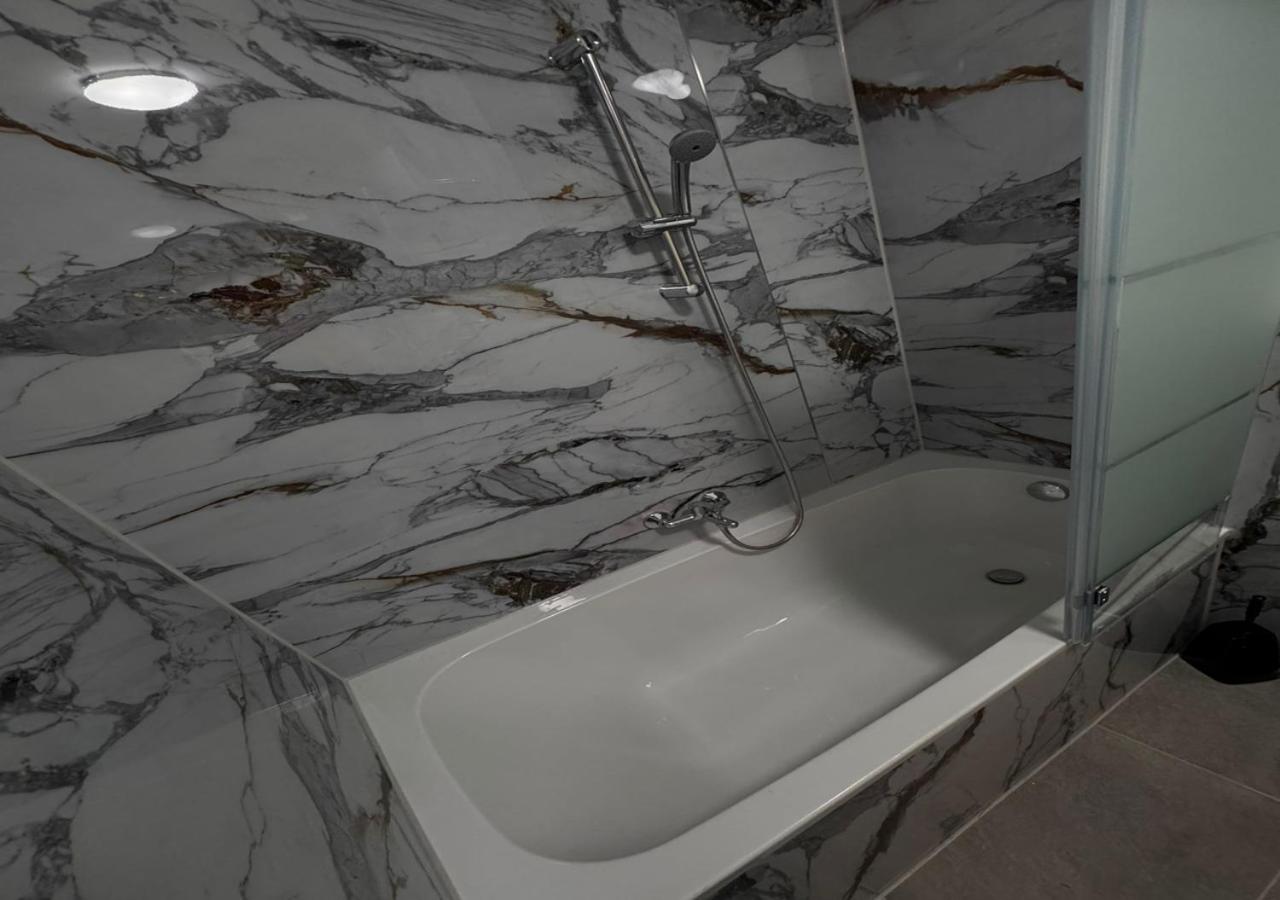 Hotelikum zentreal Bequem