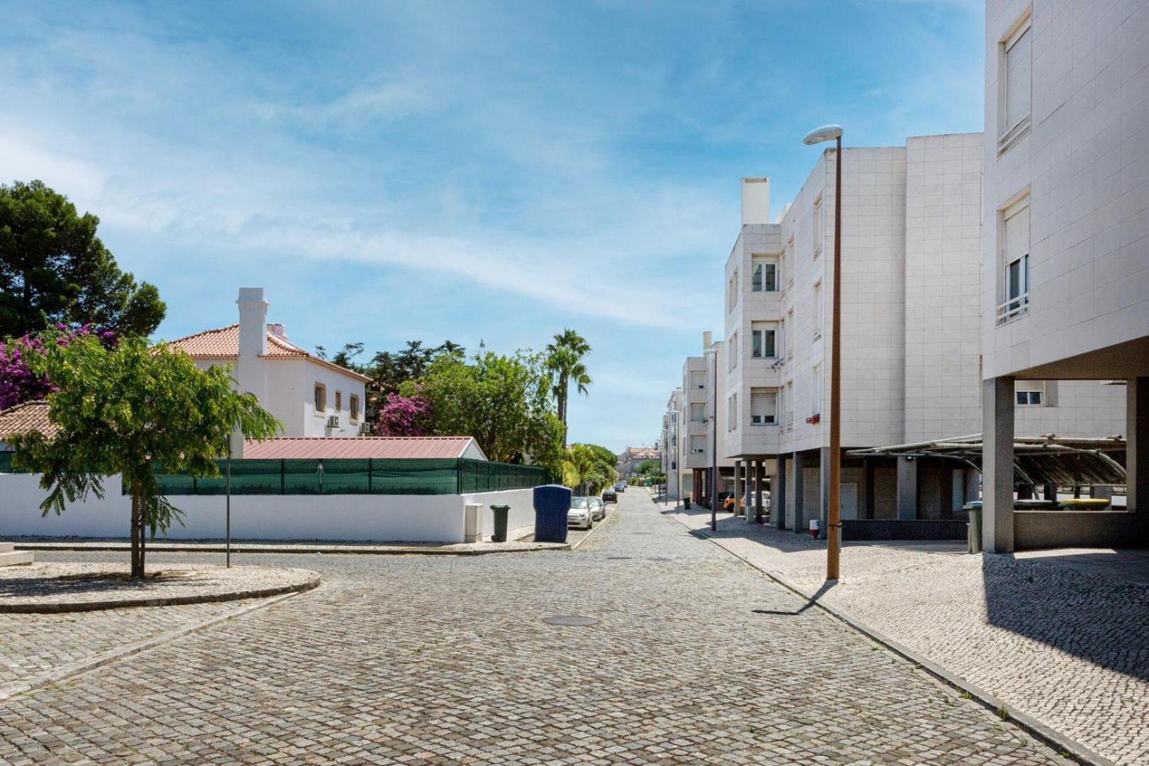 Lisbon Executive Riverside