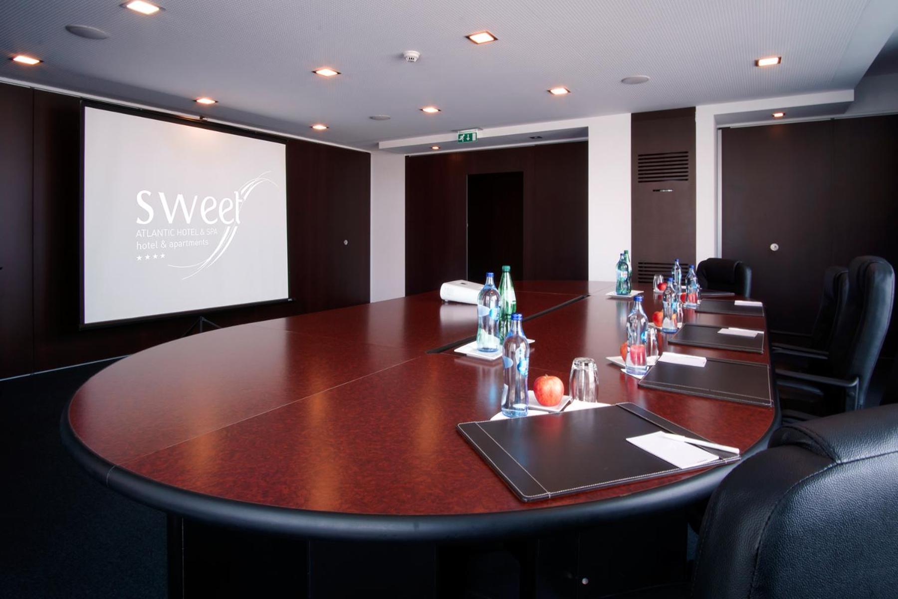 Meeting/conference room