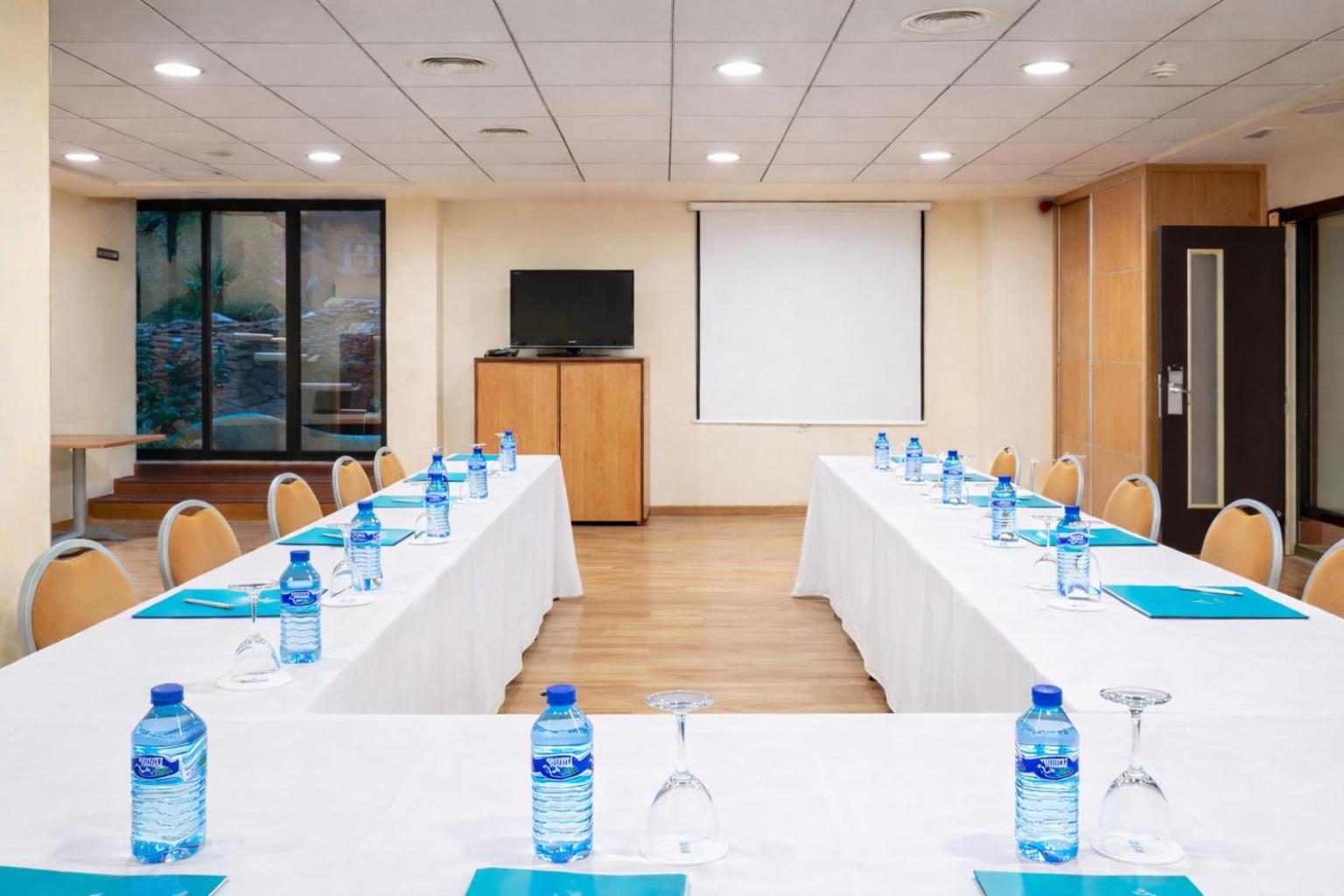 Meeting/conference room