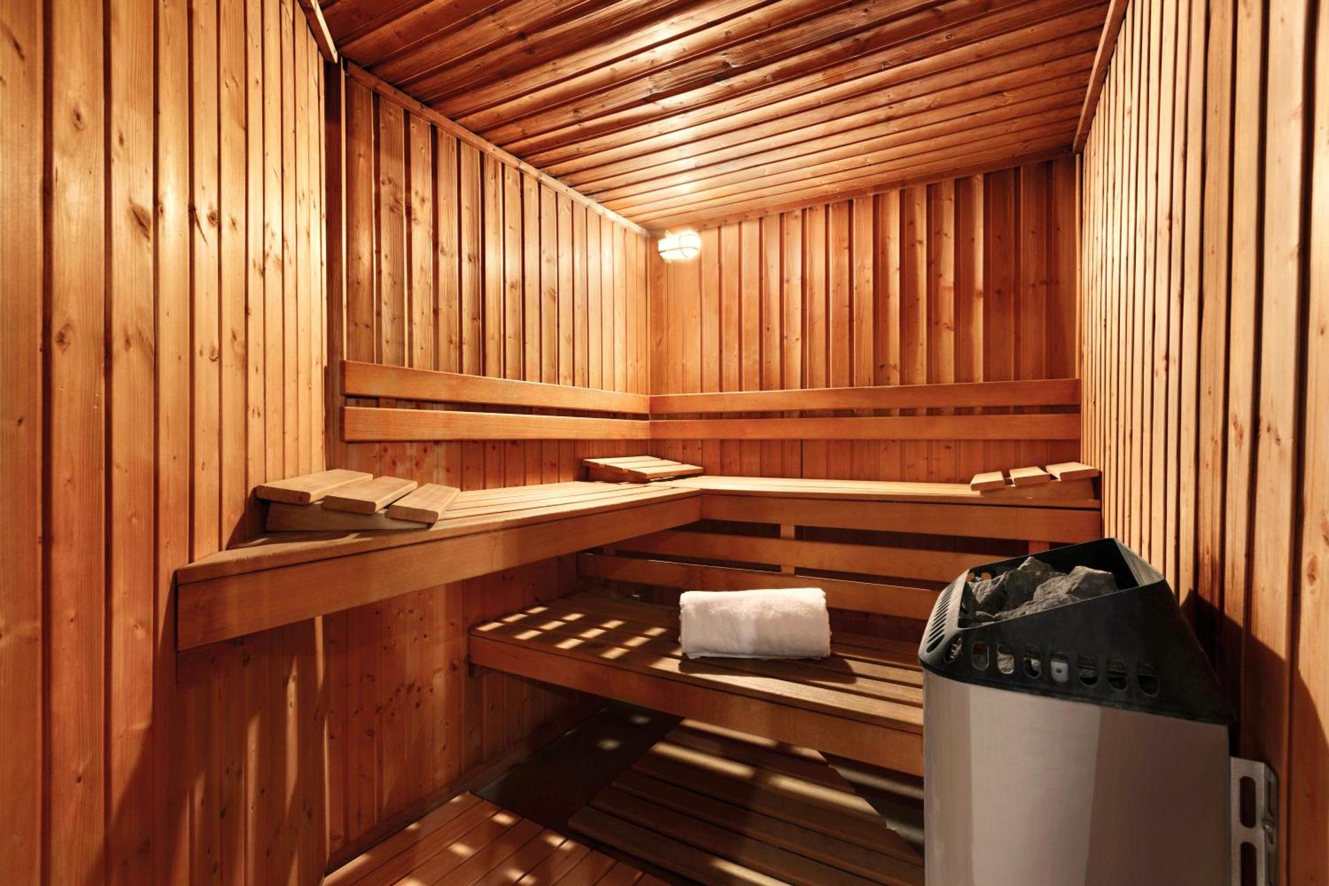 Zeus Wyndham Grand Athens