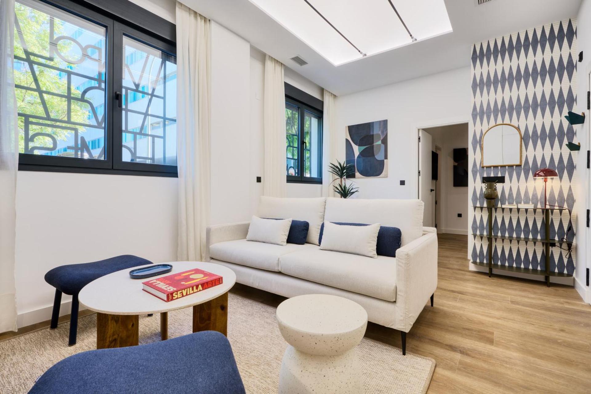 Communal lounge/ TV room