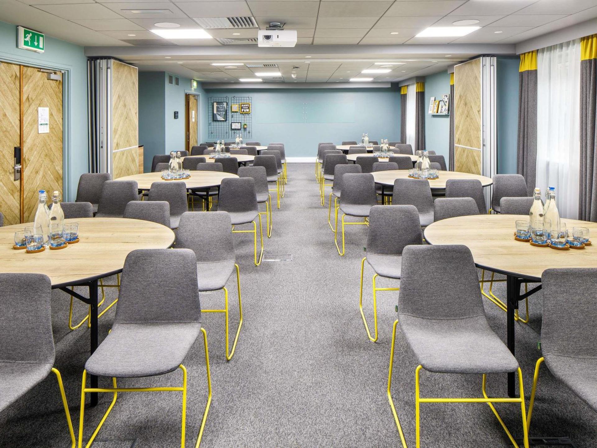 Meeting/conference room