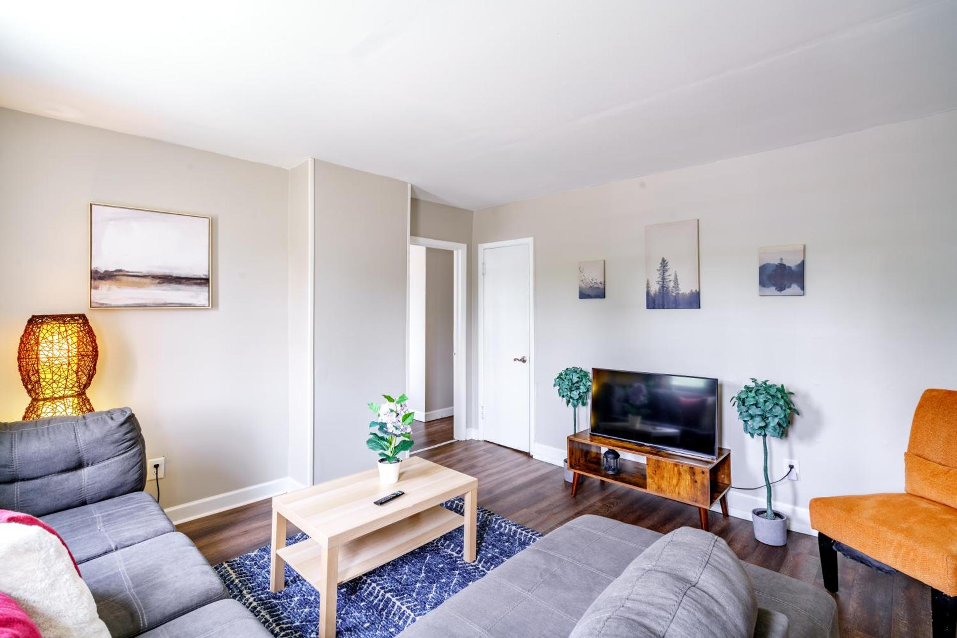 Communal lounge/ TV room