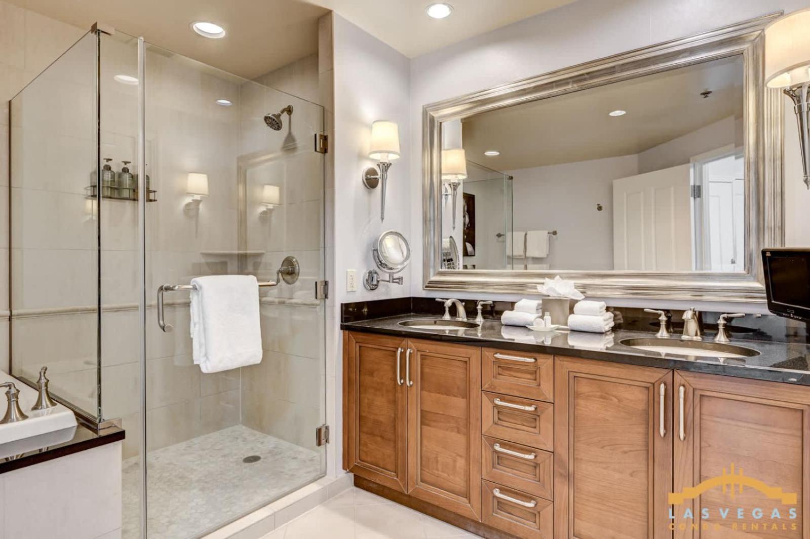 MGM Signature-04-705 Strip View Balcony Studio